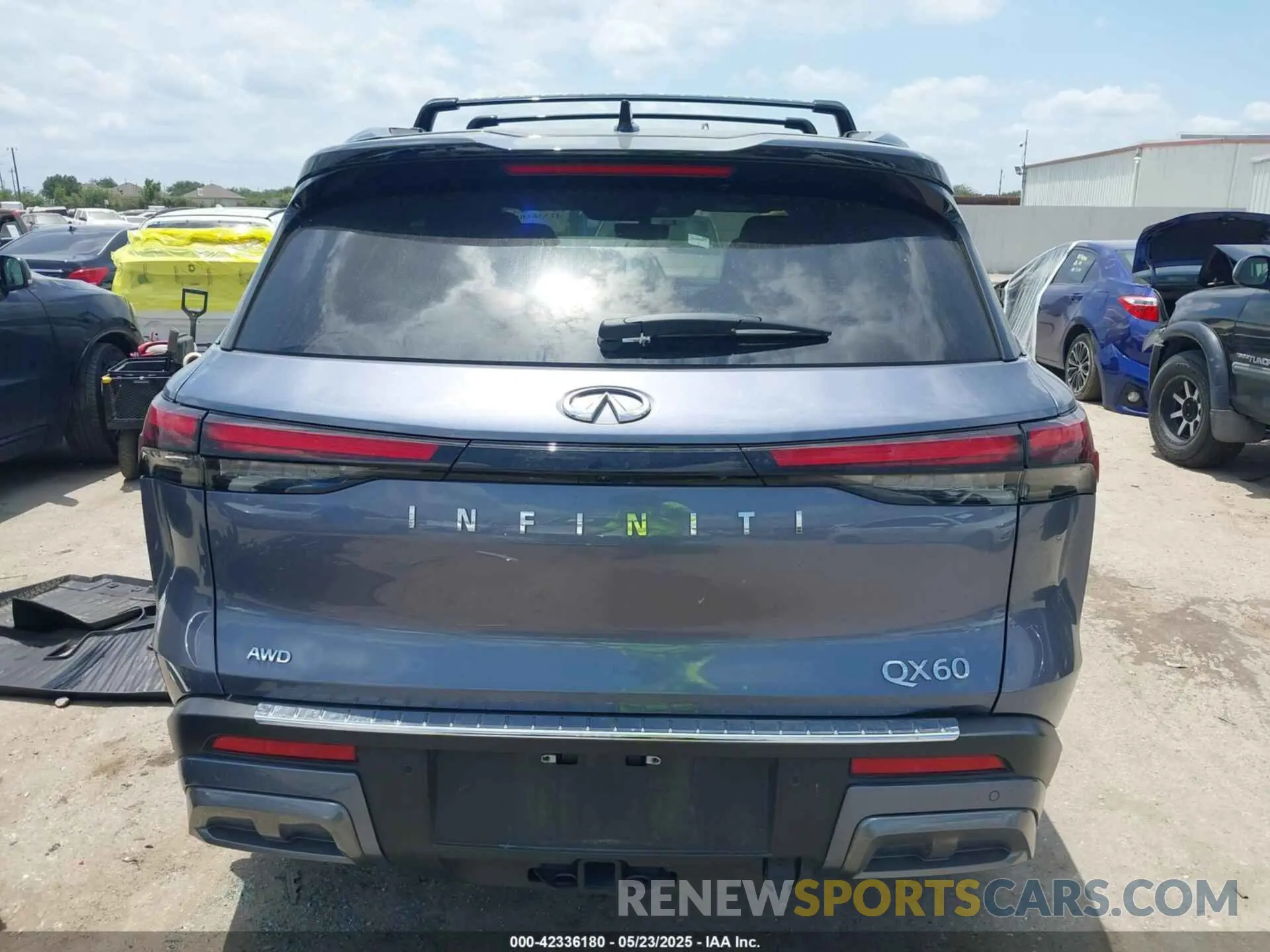 17 Photograph of a damaged car 5N1DL1HUXRC349986 INFINITI QX60 2024