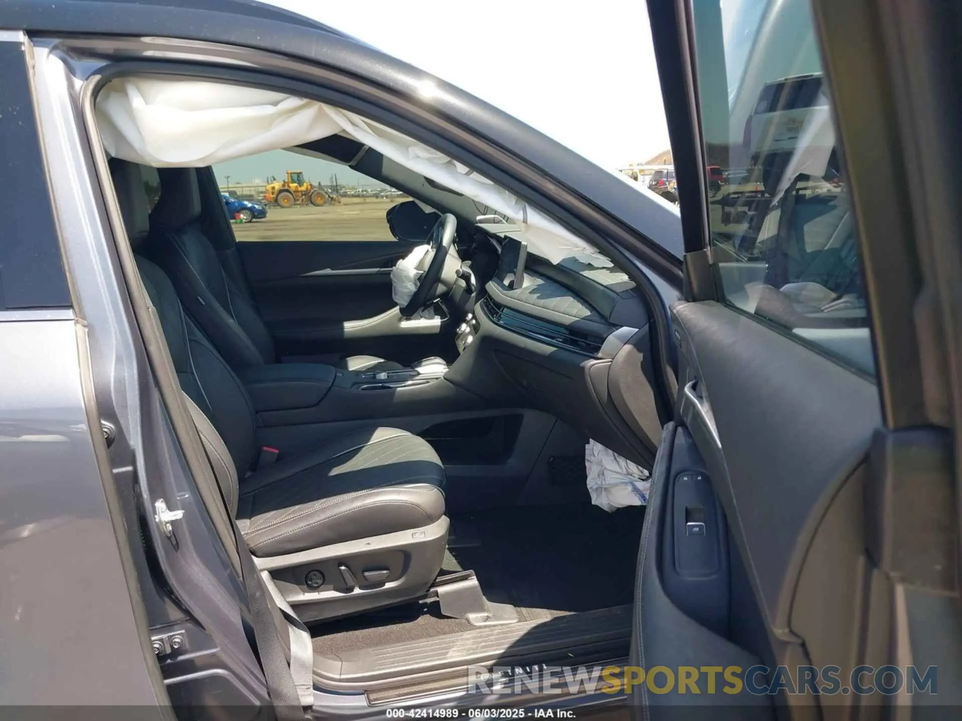5 Photograph of a damaged car 5N1DL1HUXRC351382 INFINITI QX60 2024