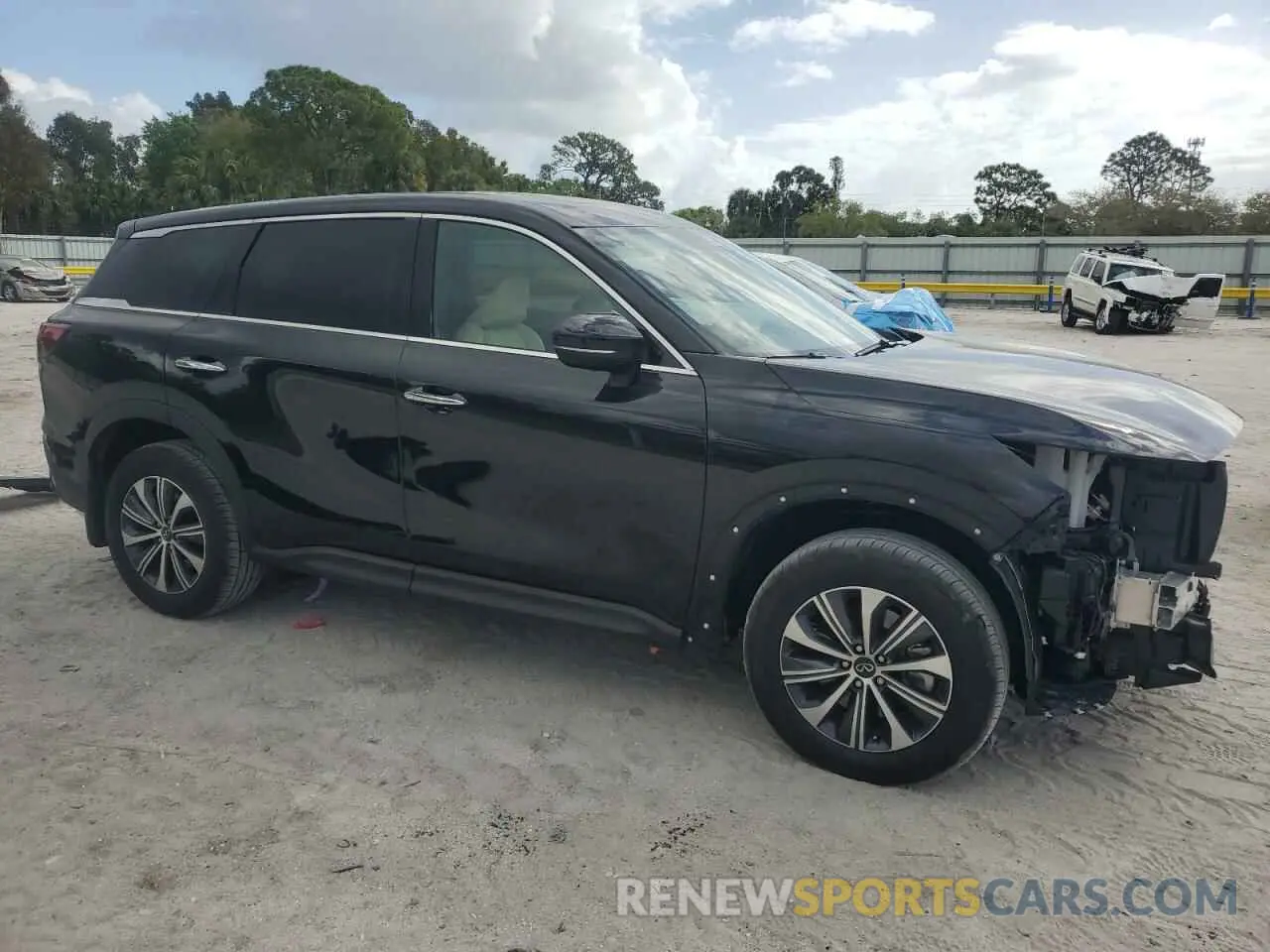 4 Photograph of a damaged car 5N1DL1ERXRC340849 INFINITI QX60 PURE 2024