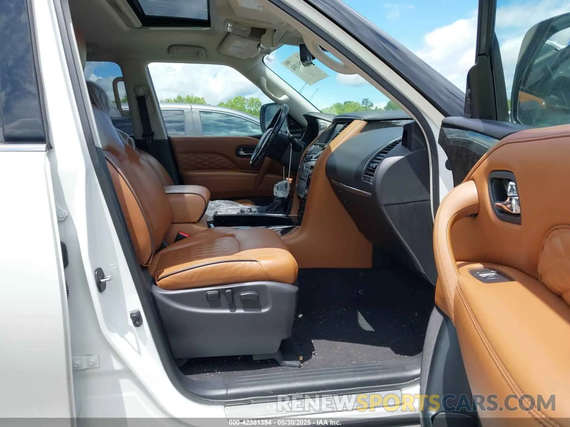 5 Photograph of a damaged car JN8AZ2NC1K9460151 INFINITI QX80 2019