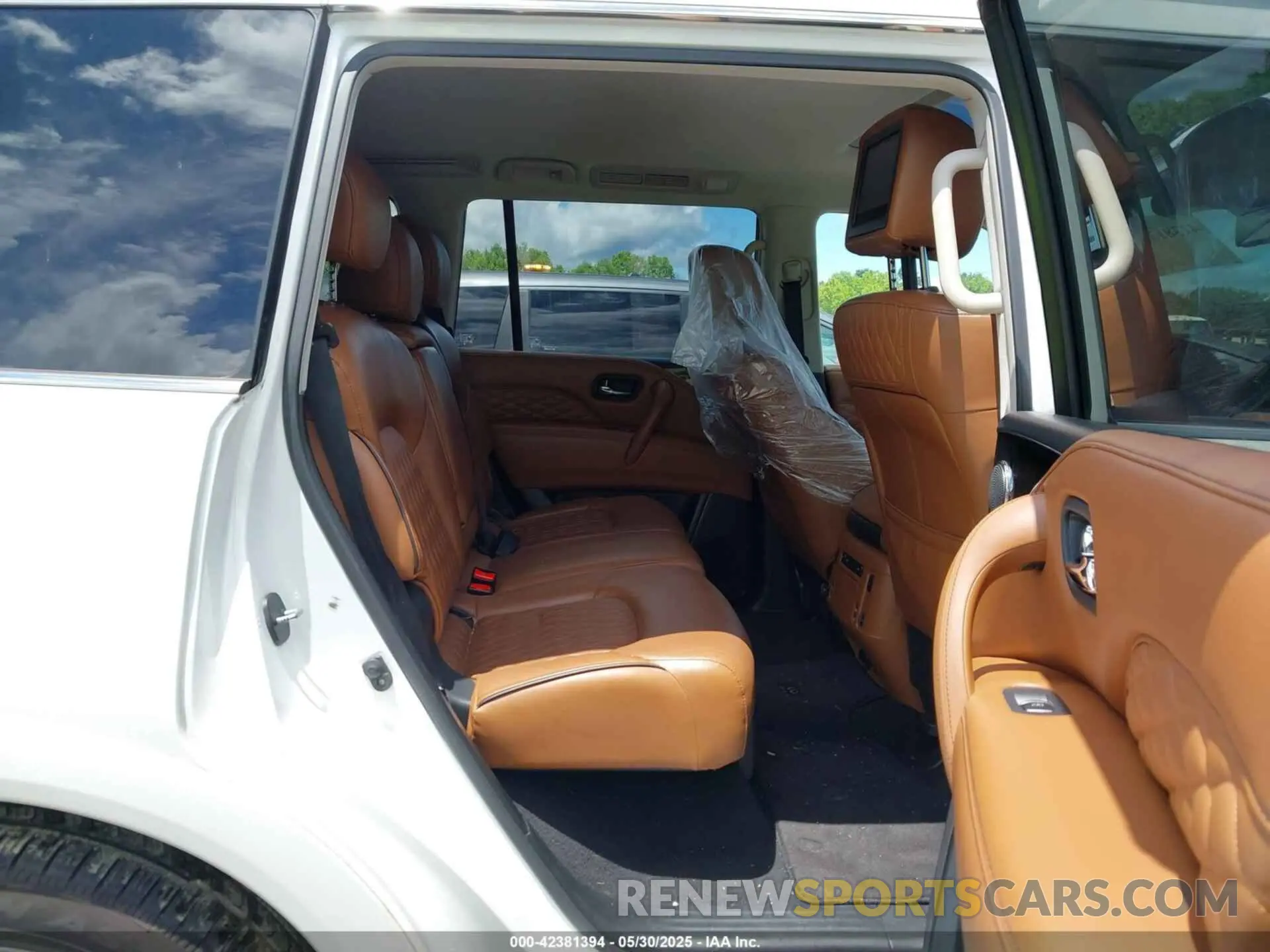 8 Photograph of a damaged car JN8AZ2NC1K9460151 INFINITI QX80 2019