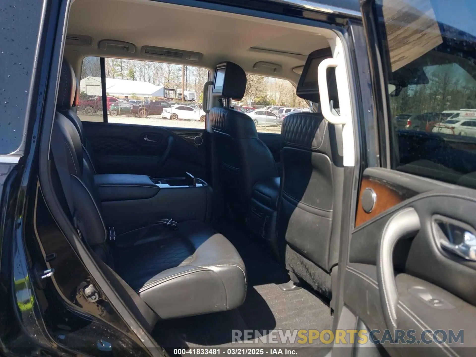 8 Photograph of a damaged car JN8AZ2NE1K9234497 INFINITI QX80 2019