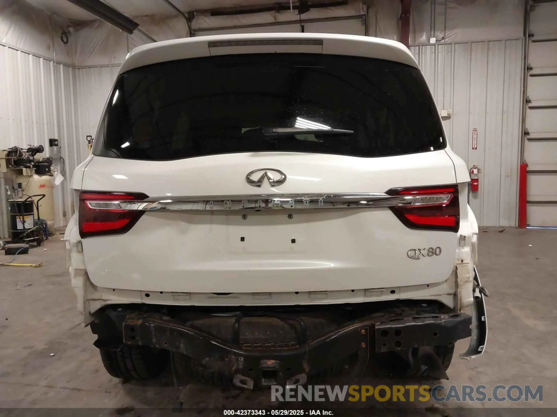 17 Photograph of a damaged car JN8AZ2NE4K9228032 INFINITI QX80 2019