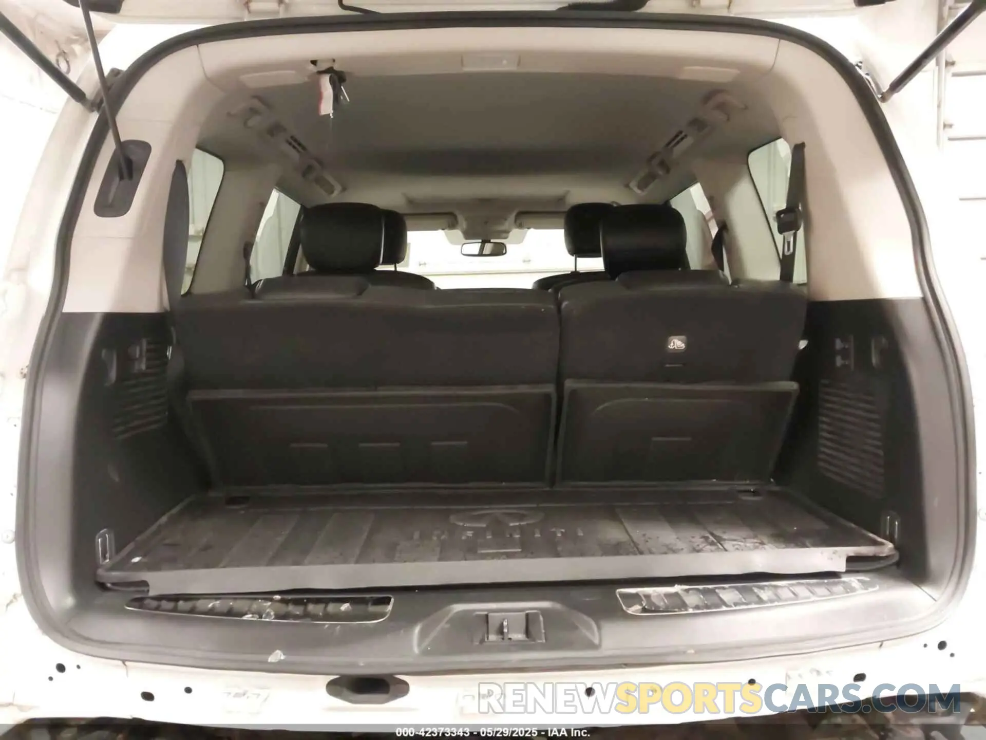 18 Photograph of a damaged car JN8AZ2NE4K9228032 INFINITI QX80 2019