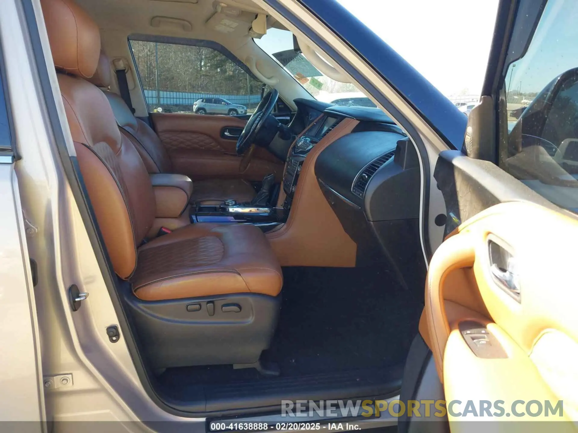 5 Photograph of a damaged car JN8AZ2NE6K9228369 INFINITI QX80 2019