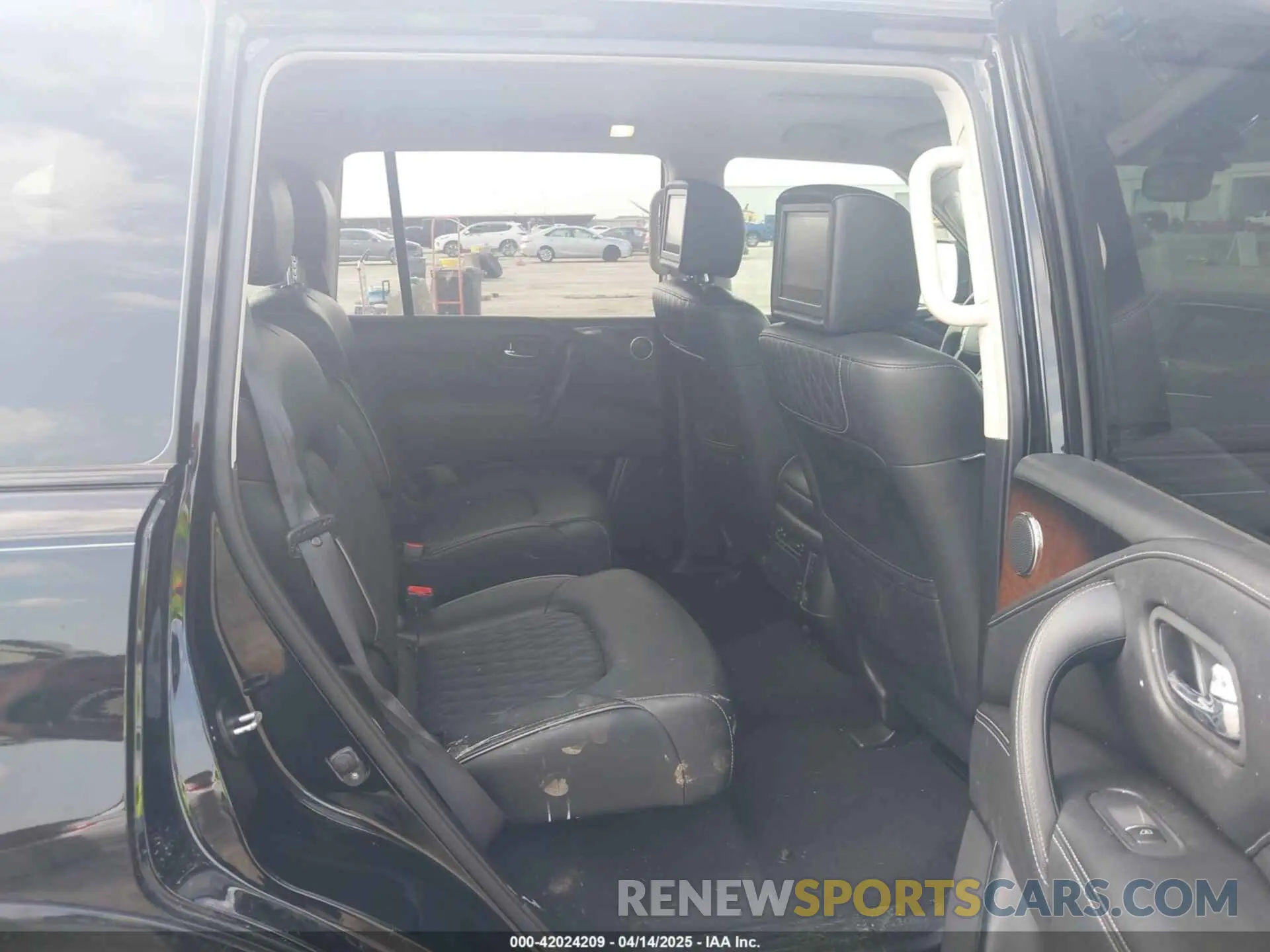 8 Photograph of a damaged car JN8AZ2NE8K9236926 INFINITI QX80 2019