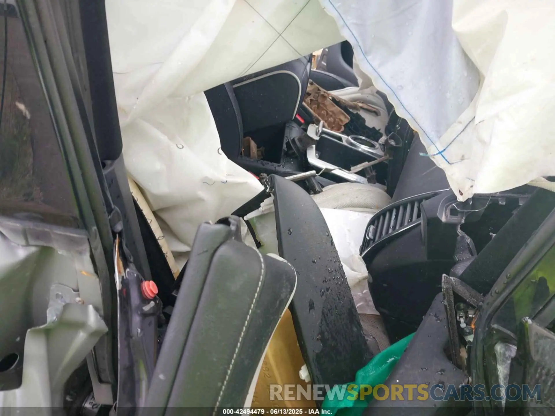 5 Photograph of a damaged car JN8AZ2NE9K9227586 INFINITI QX80 2019