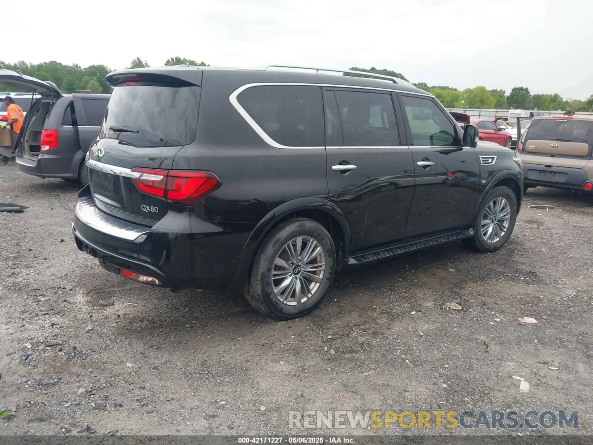 4 Photograph of a damaged car JN8AZ2NE9K9232450 INFINITI QX80 2019