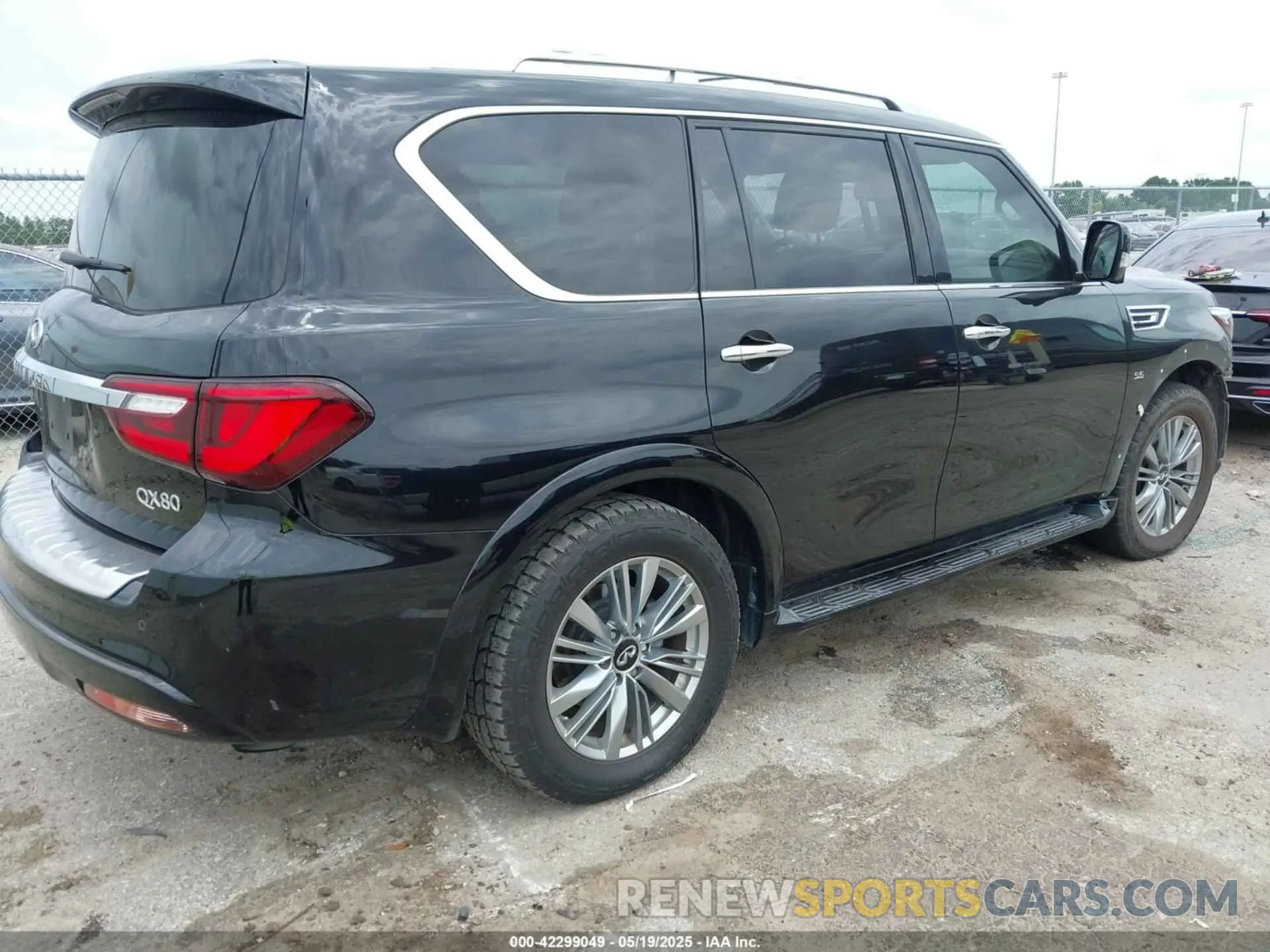 4 Photograph of a damaged car JN8AZ2NF0K9683582 INFINITI QX80 2019