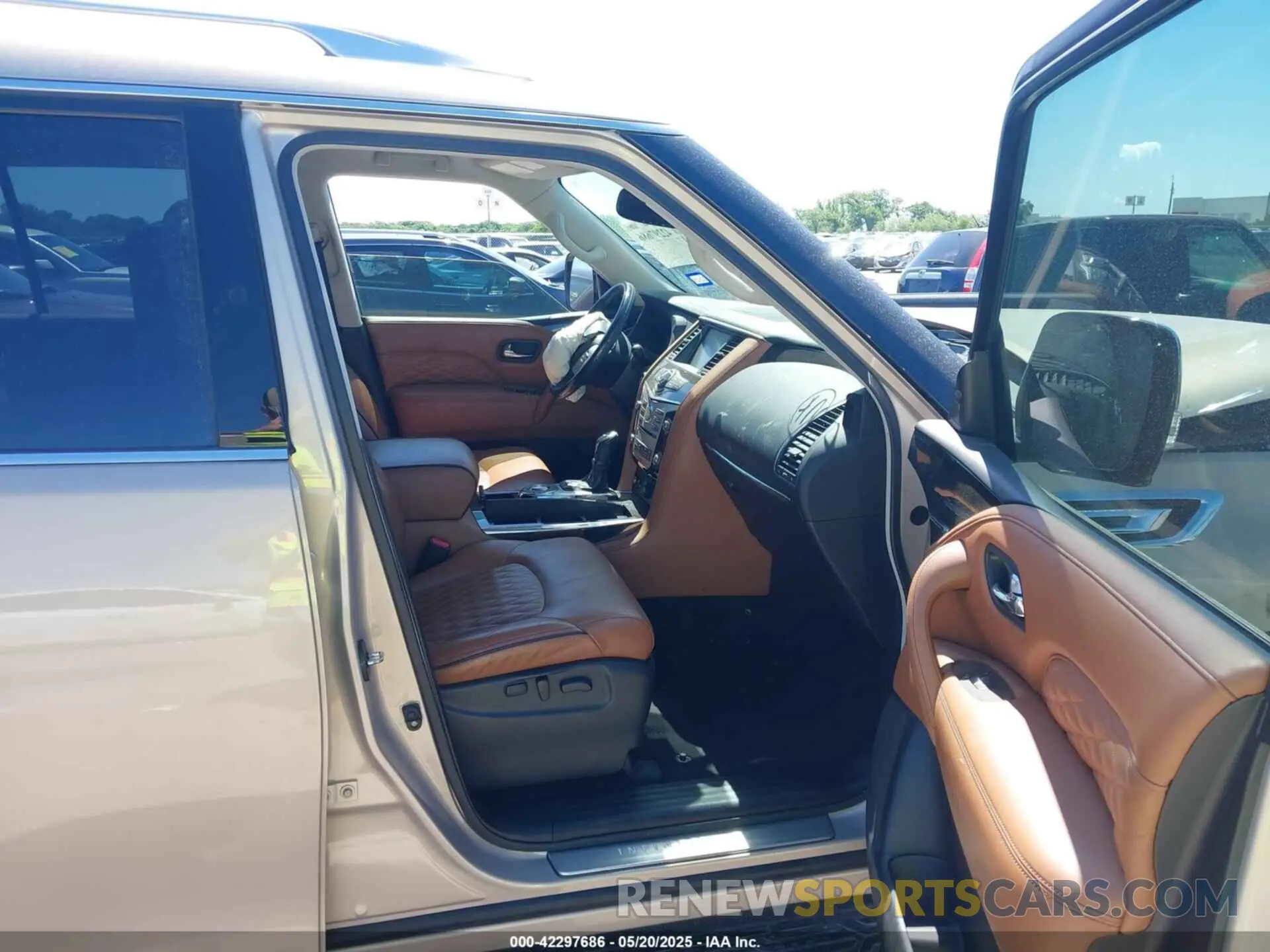 5 Photograph of a damaged car JN8AZ2NF0K9684036 INFINITI QX80 2019