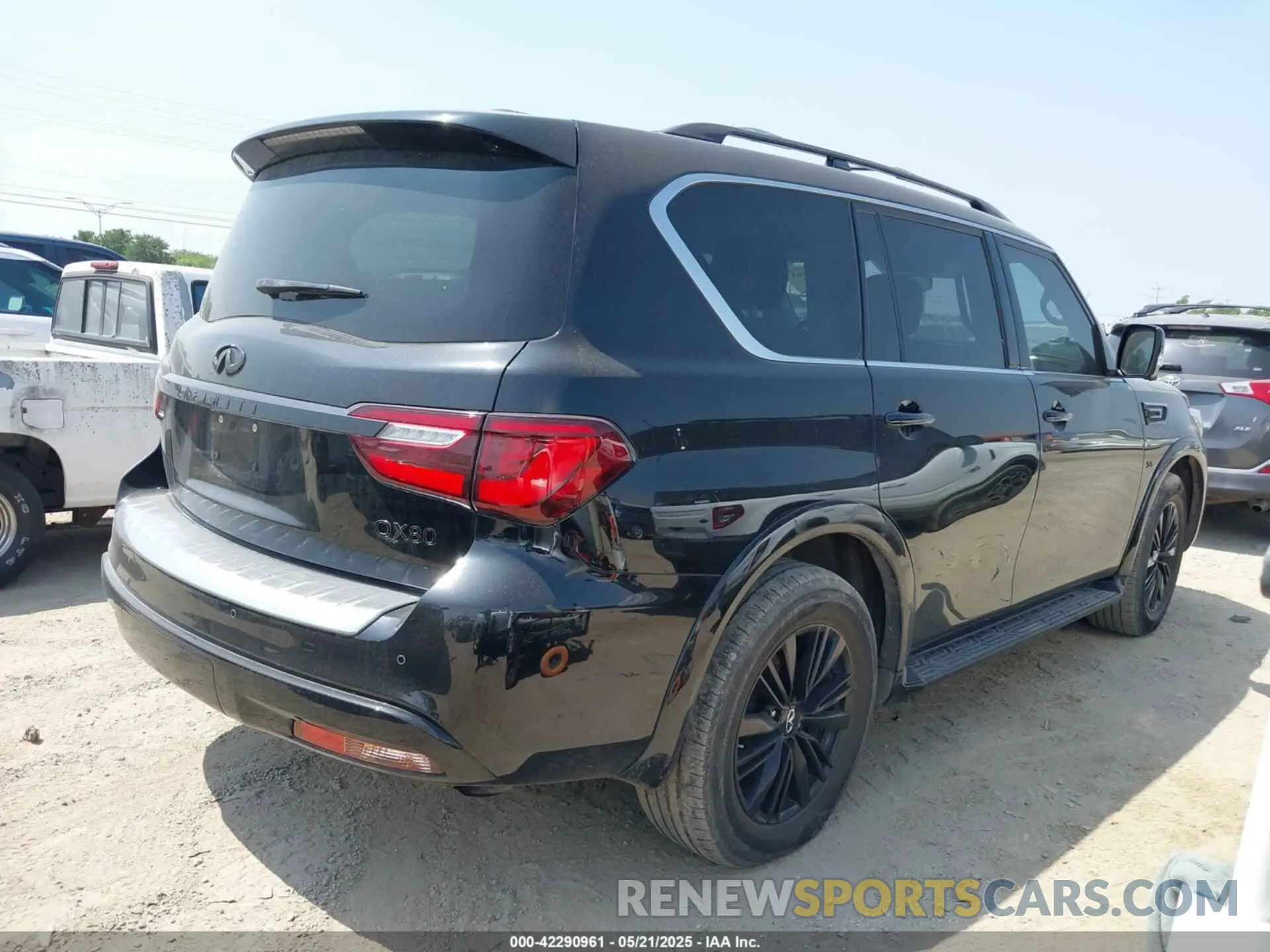 4 Photograph of a damaged car JN8AZ2NF0K9686692 INFINITI QX80 2019
