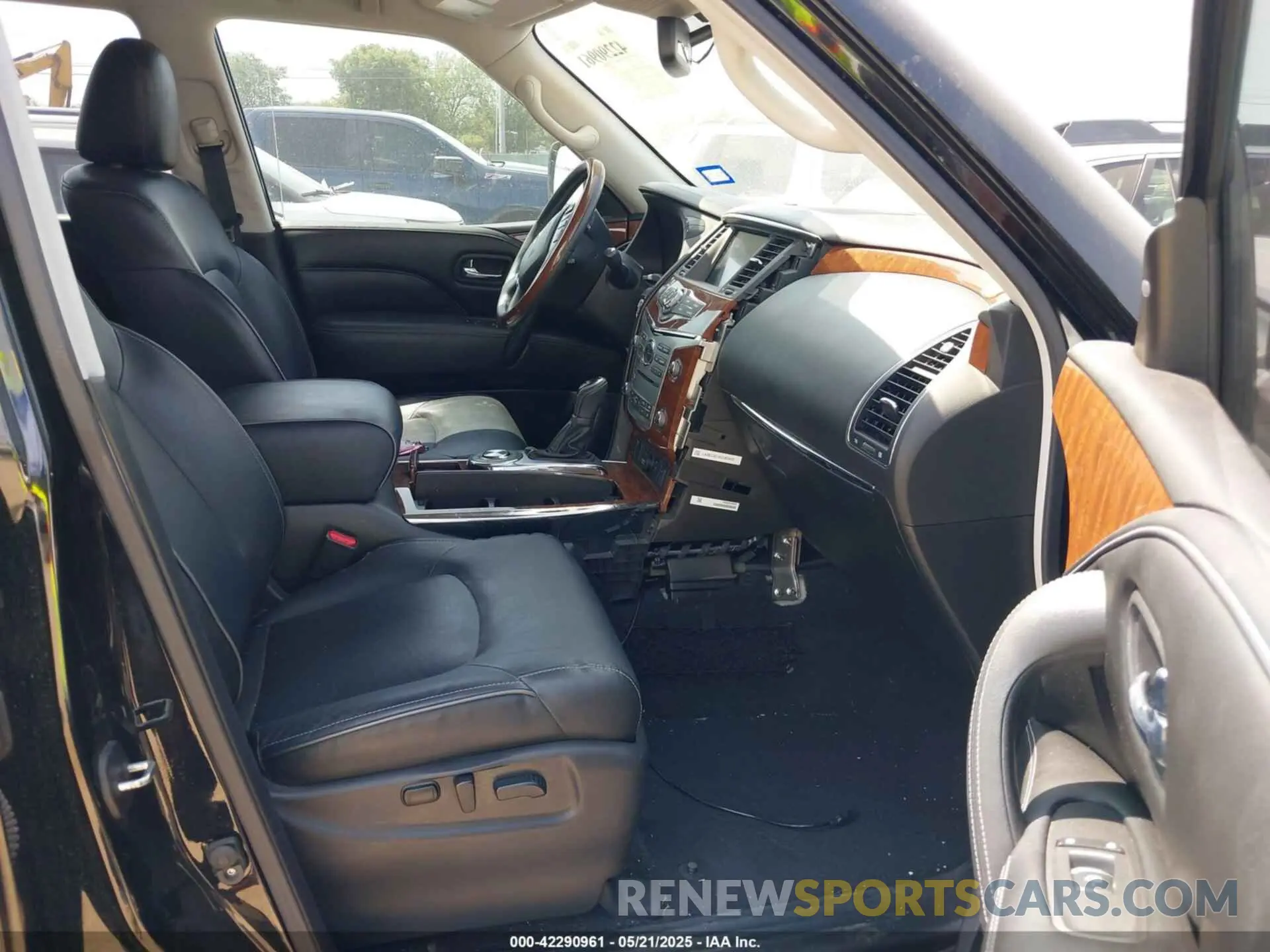 5 Photograph of a damaged car JN8AZ2NF0K9686692 INFINITI QX80 2019