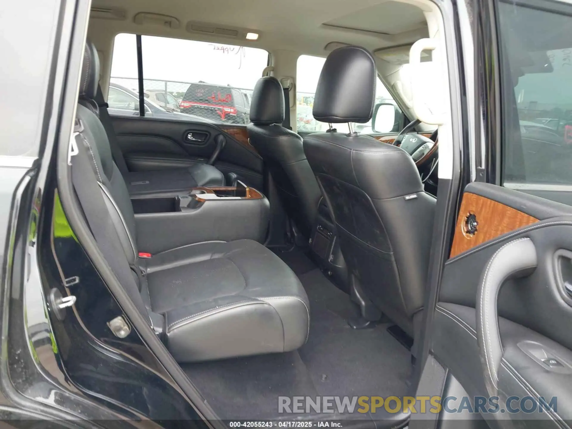 8 Photograph of a damaged car JN8AZ2NF1K9680402 INFINITI QX80 2019