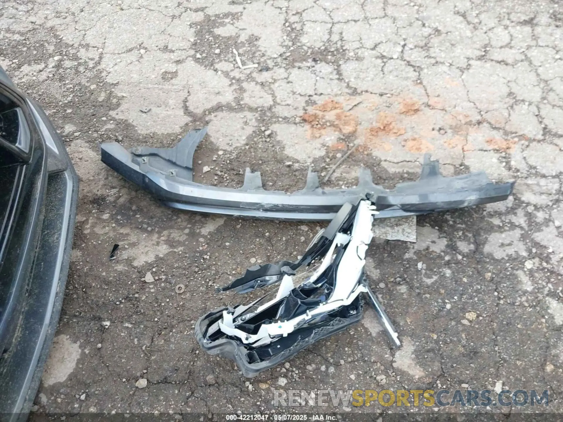 11 Photograph of a damaged car JN8AZ2NF2K9684426 INFINITI QX80 2019