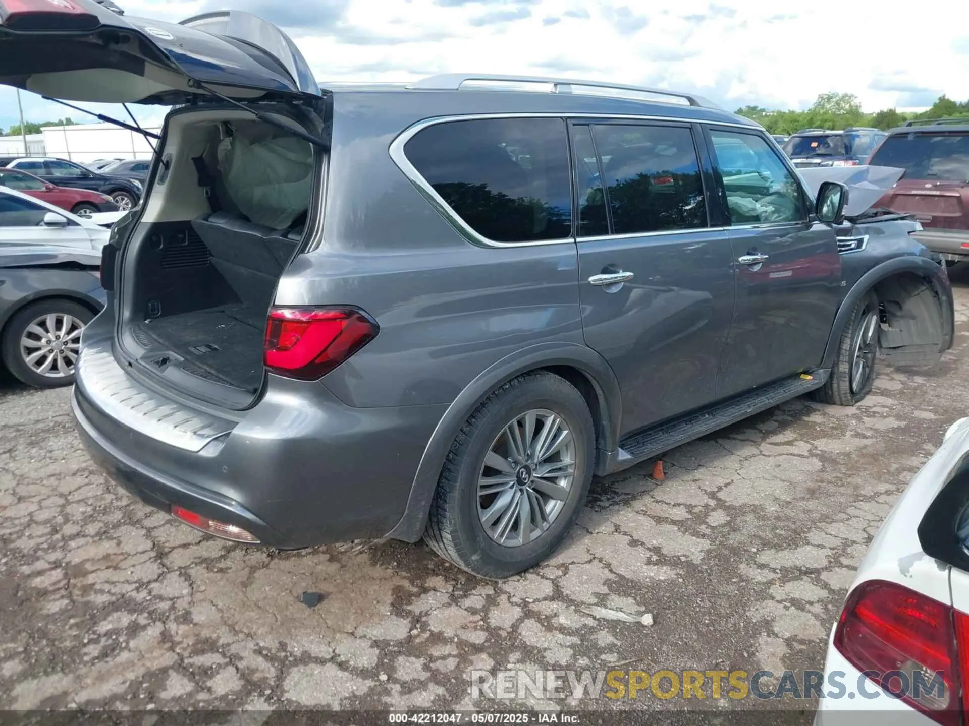 4 Photograph of a damaged car JN8AZ2NF2K9684426 INFINITI QX80 2019