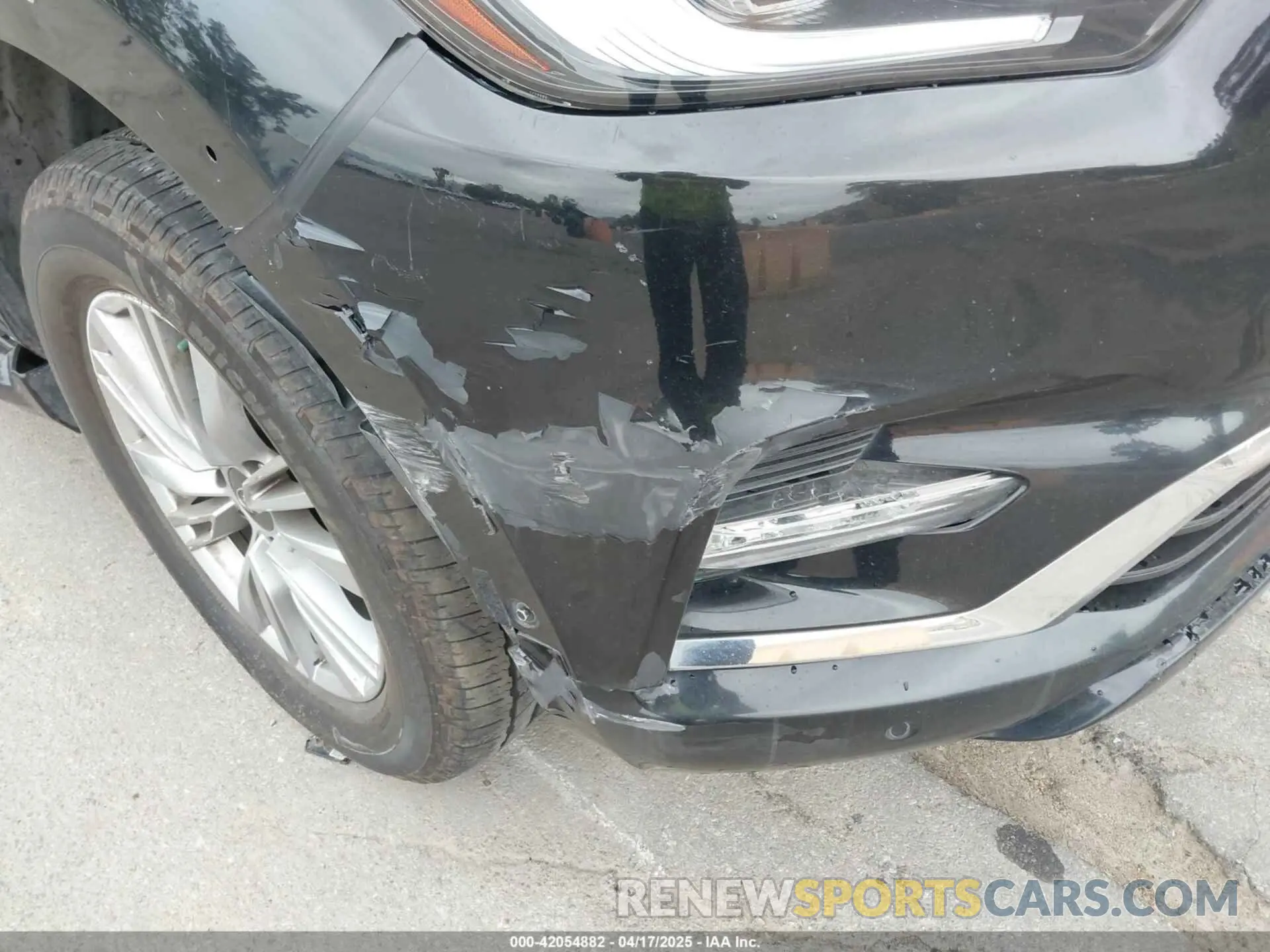 11 Photograph of a damaged car JN8AZ2NF2K9687343 INFINITI QX80 2019