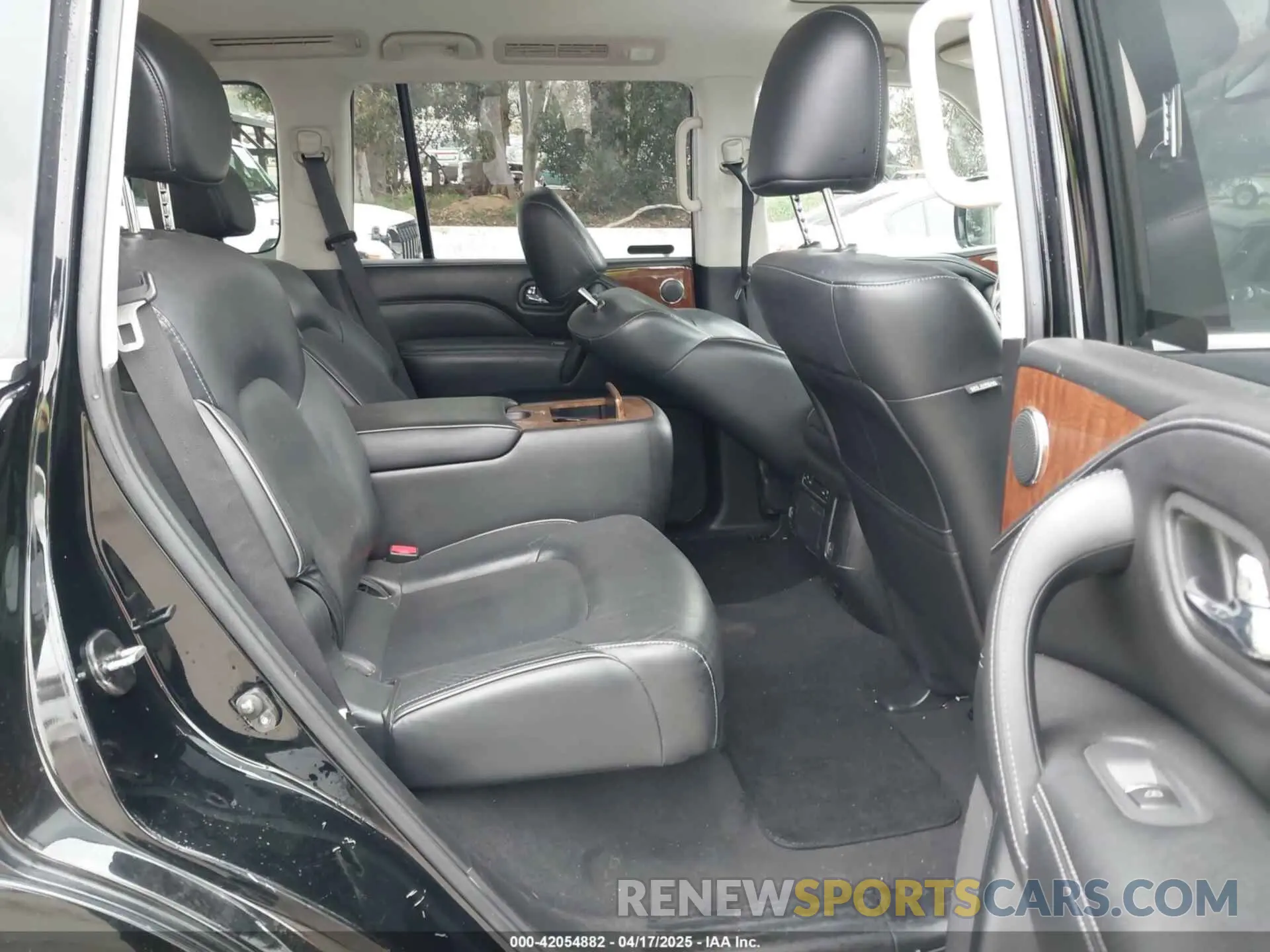 8 Photograph of a damaged car JN8AZ2NF2K9687343 INFINITI QX80 2019