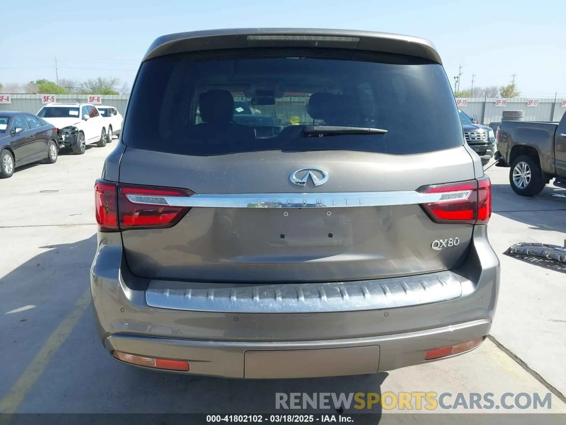 17 Photograph of a damaged car JN8AZ2NF3K9682281 INFINITI QX80 2019