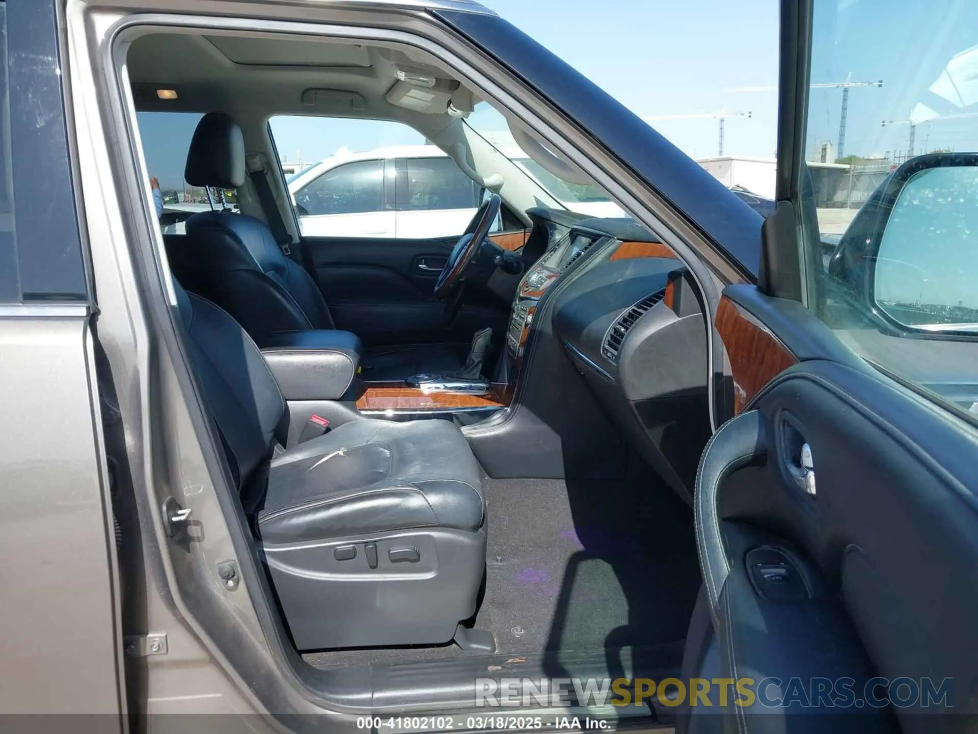 5 Photograph of a damaged car JN8AZ2NF3K9682281 INFINITI QX80 2019