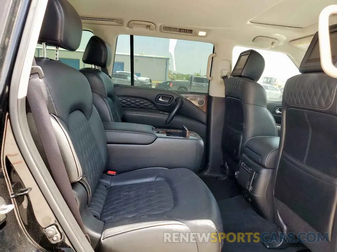 11 Photograph of a damaged car JN8AZ2NF4K9686808 INFINITI QX80 2019