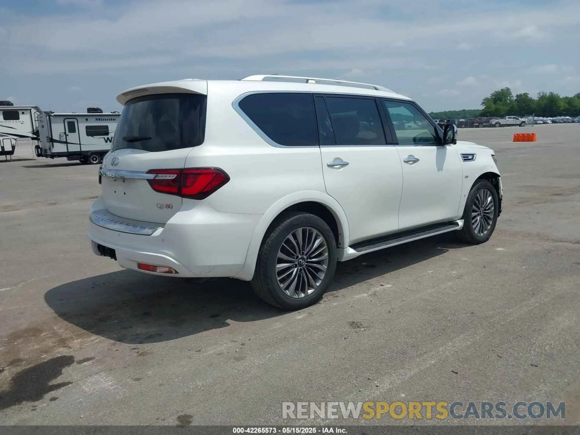 4 Photograph of a damaged car JN8AZ2NF6K9683098 INFINITI QX80 2019