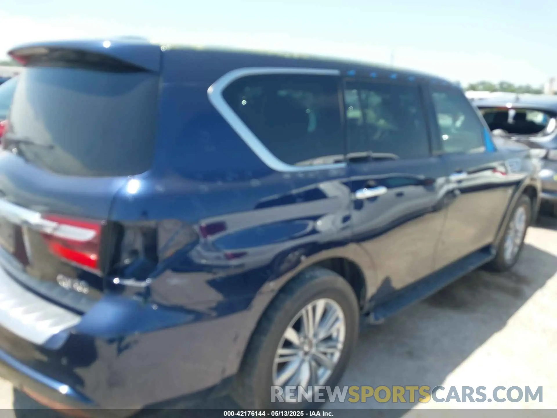 17 Photograph of a damaged car JN8AZ2NF7K9689184 INFINITI QX80 2019
