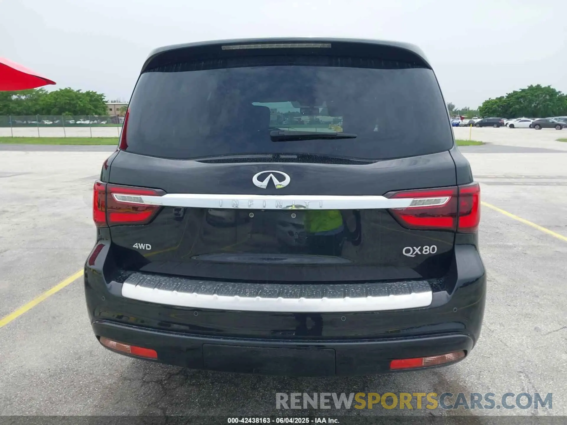 16 Photograph of a damaged car JN8AZ2NE1L9250989 INFINITI QX80 2020