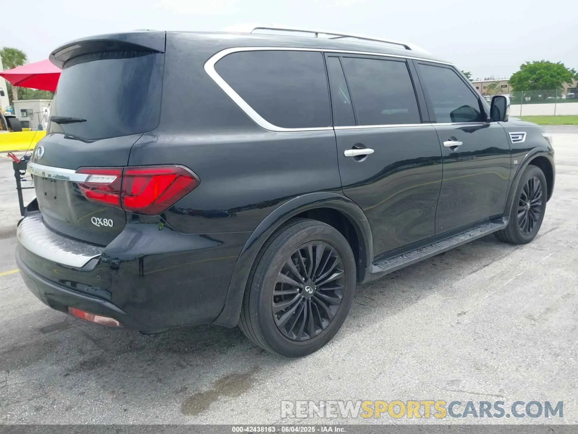 4 Photograph of a damaged car JN8AZ2NE1L9250989 INFINITI QX80 2020