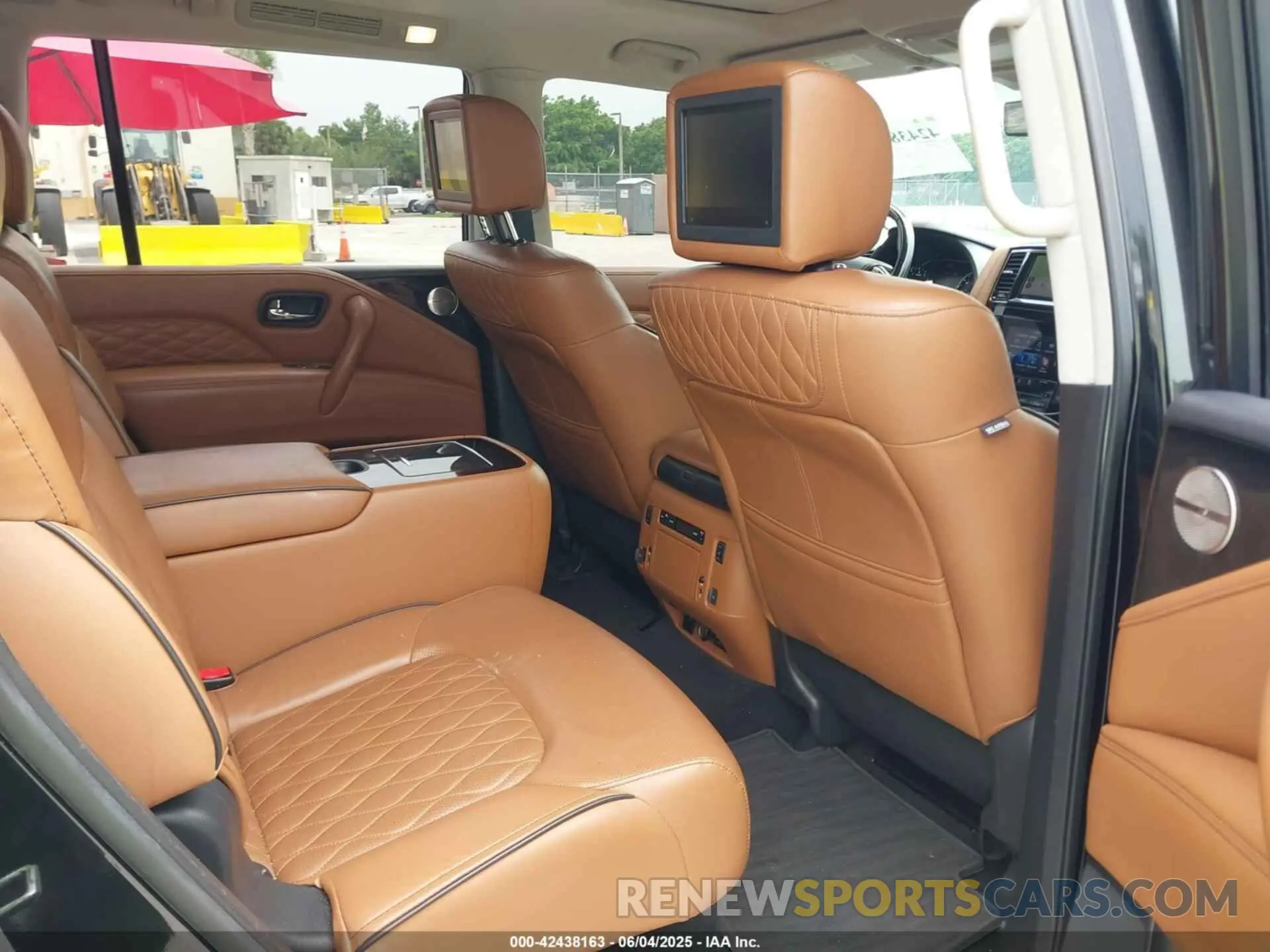 8 Photograph of a damaged car JN8AZ2NE1L9250989 INFINITI QX80 2020