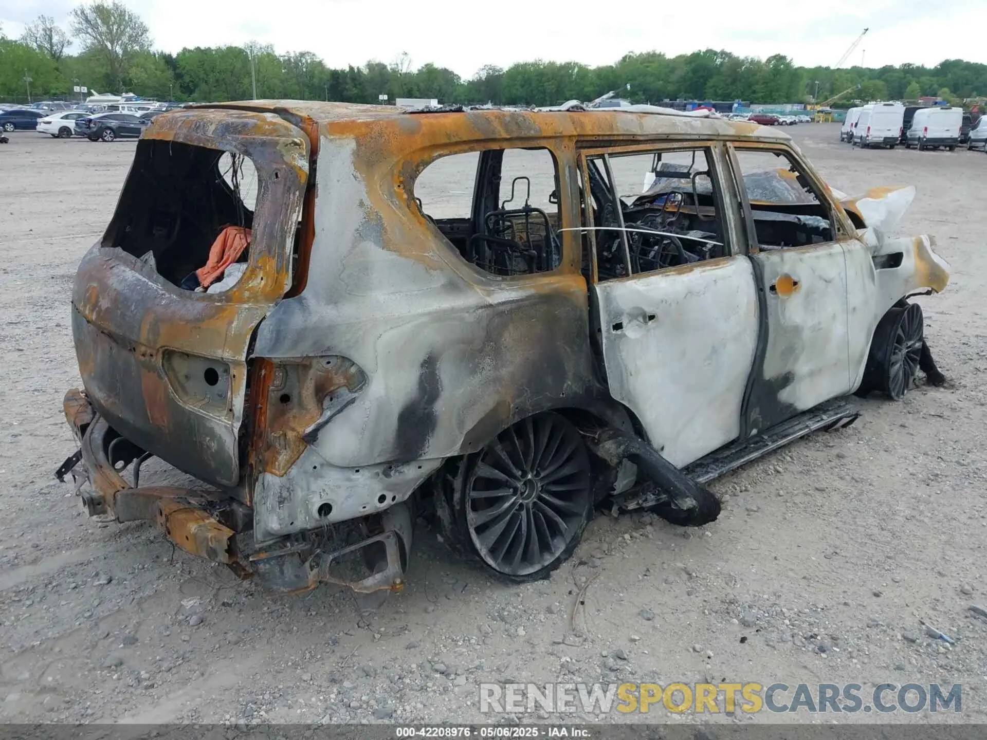 4 Photograph of a damaged car JN8AZ2NE2L9251181 INFINITI QX80 2020