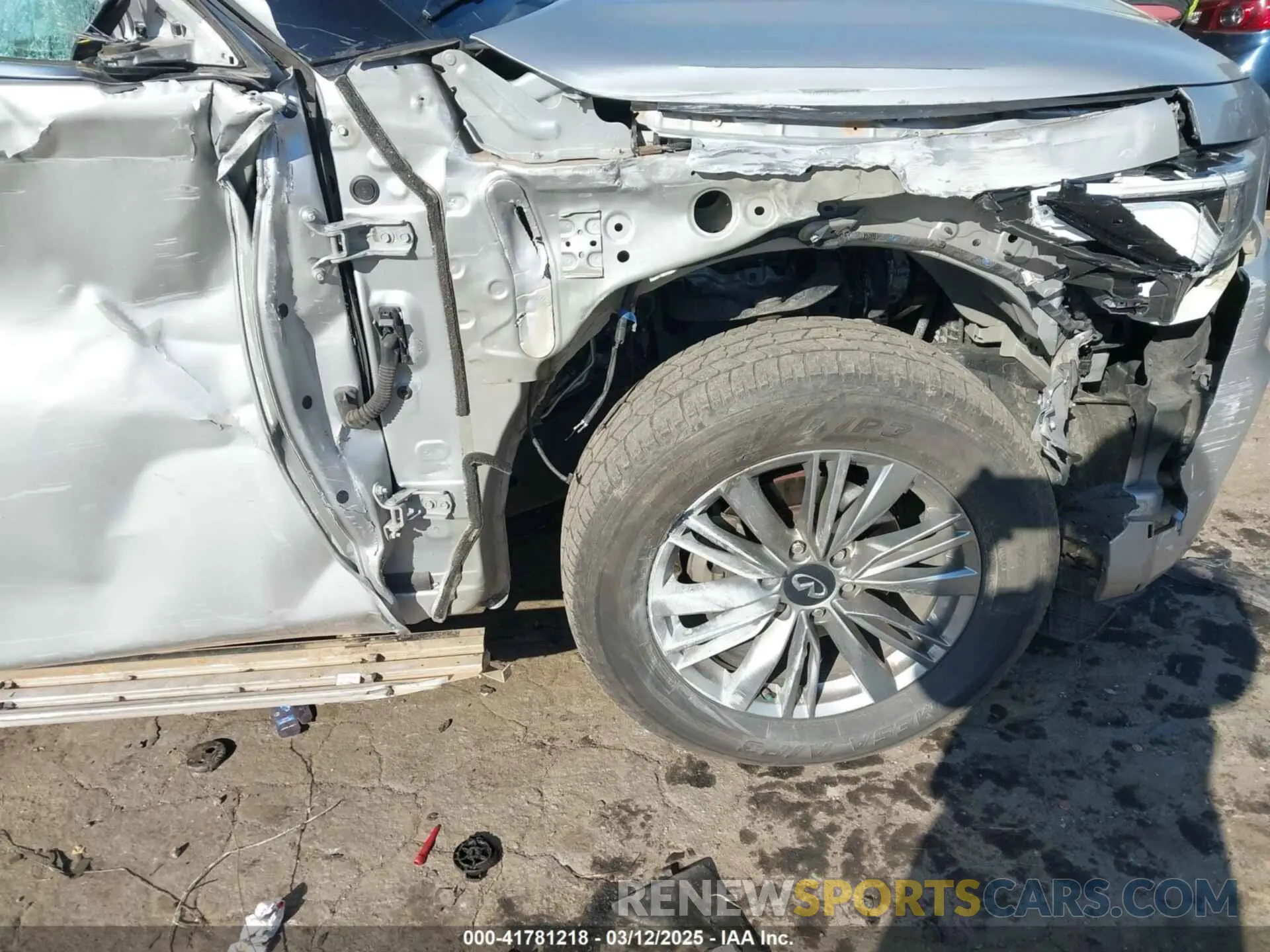 6 Photograph of a damaged car JN8AZ2NF2L9704045 INFINITI QX80 2020