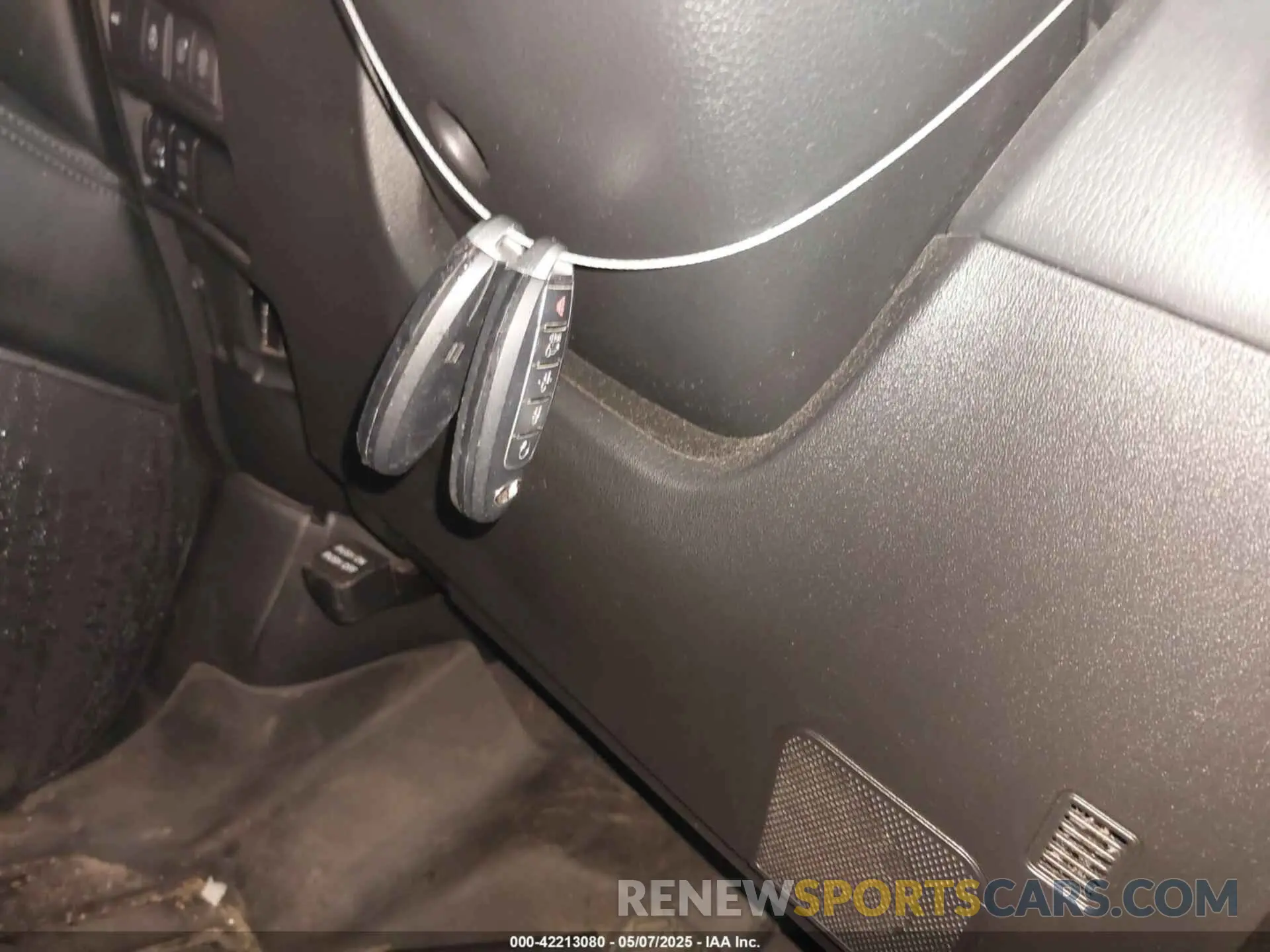 11 Photograph of a damaged car JN8AZ2NF5L9705321 INFINITI QX80 2020