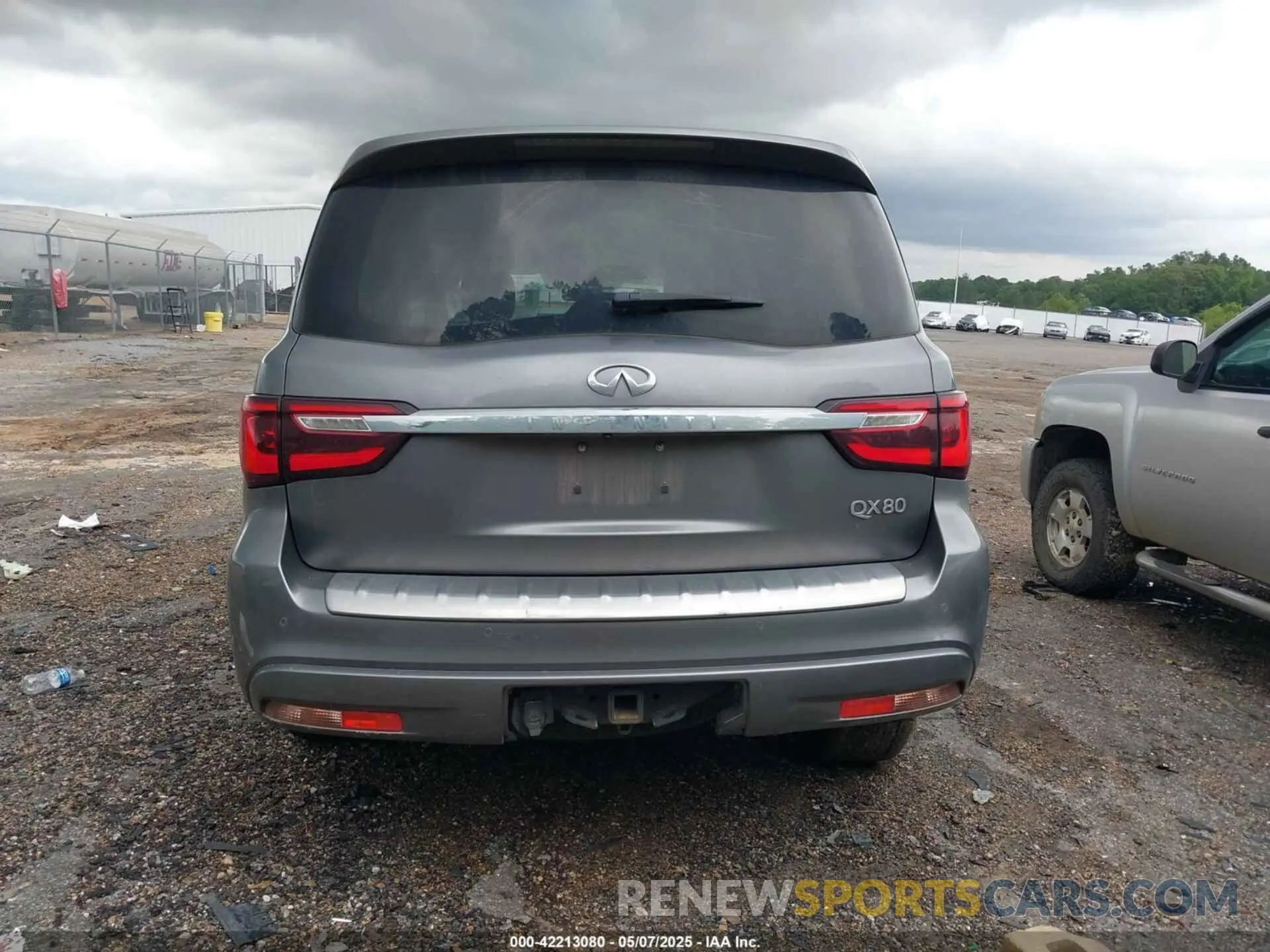 16 Photograph of a damaged car JN8AZ2NF5L9705321 INFINITI QX80 2020