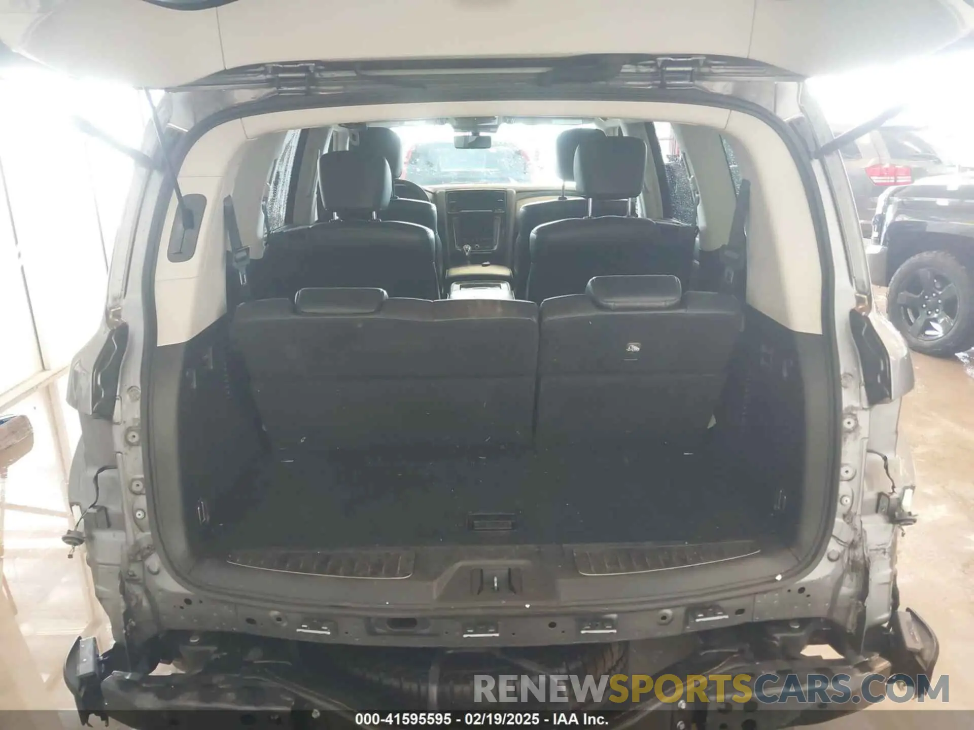 18 Photograph of a damaged car JN8AZ2NF6L9704002 INFINITI QX80 2020