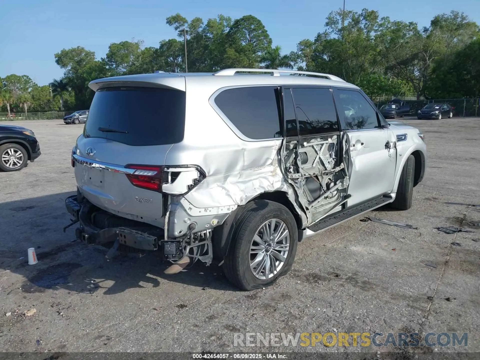 6 Photograph of a damaged car JN8AZ2NF8L9704194 INFINITI QX80 2020