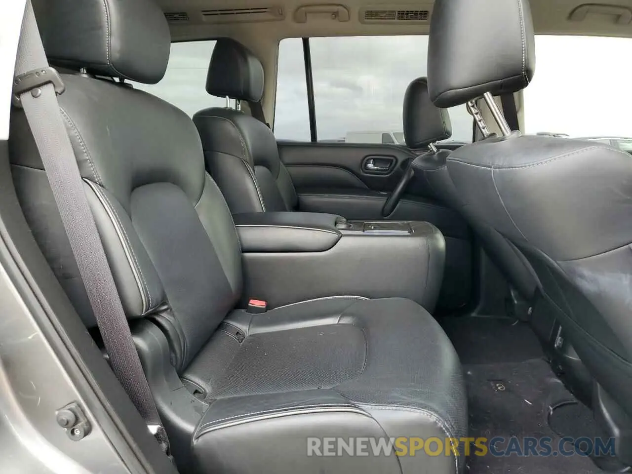 11 Photograph of a damaged car JN8AZ2NF9L9701773 INFINITI QX80 2020