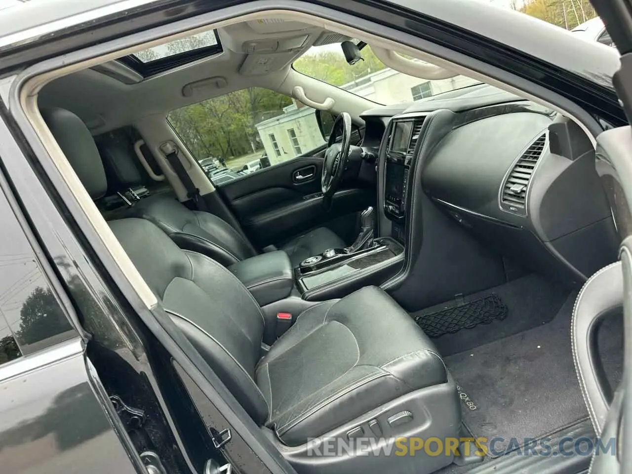8 Photograph of a damaged car JN8AZ2AF6M9718439 INFINITI QX80 2021
