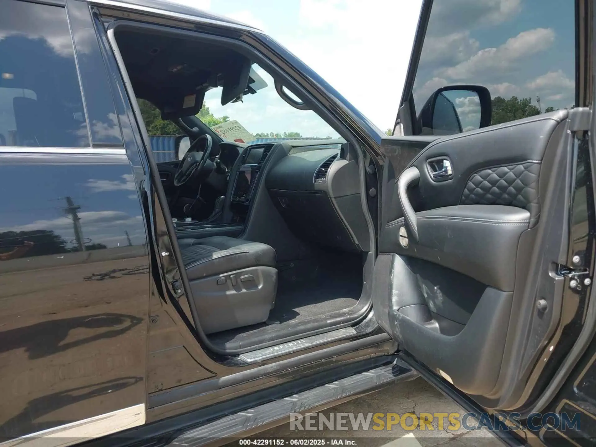 21 Photograph of a damaged car JN8AZ2BE4M9269915 INFINITI QX80 2021