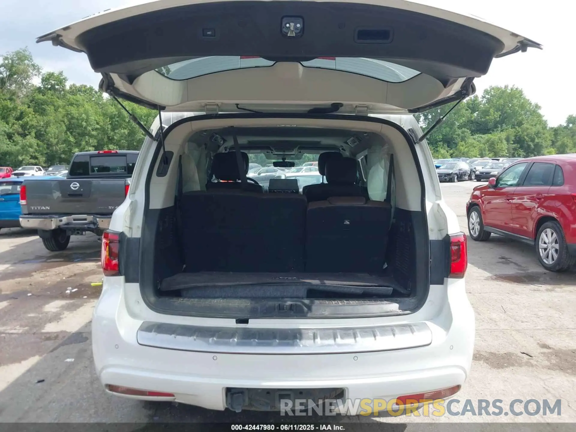 18 Photograph of a damaged car JN8AZ2AE0N9292031 INFINITI QX80 2022