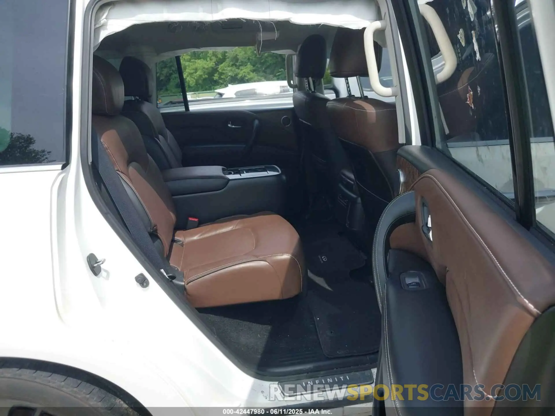 8 Photograph of a damaged car JN8AZ2AE0N9292031 INFINITI QX80 2022