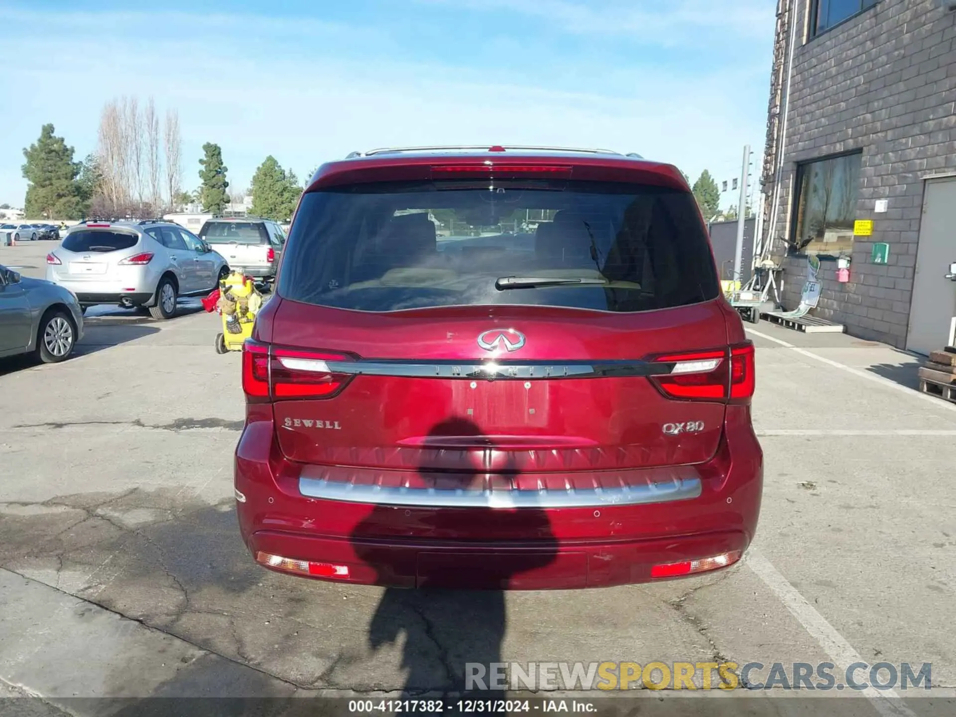 16 Photograph of a damaged car JN8AZ2AFXN9740865 INFINITI QX80 2022