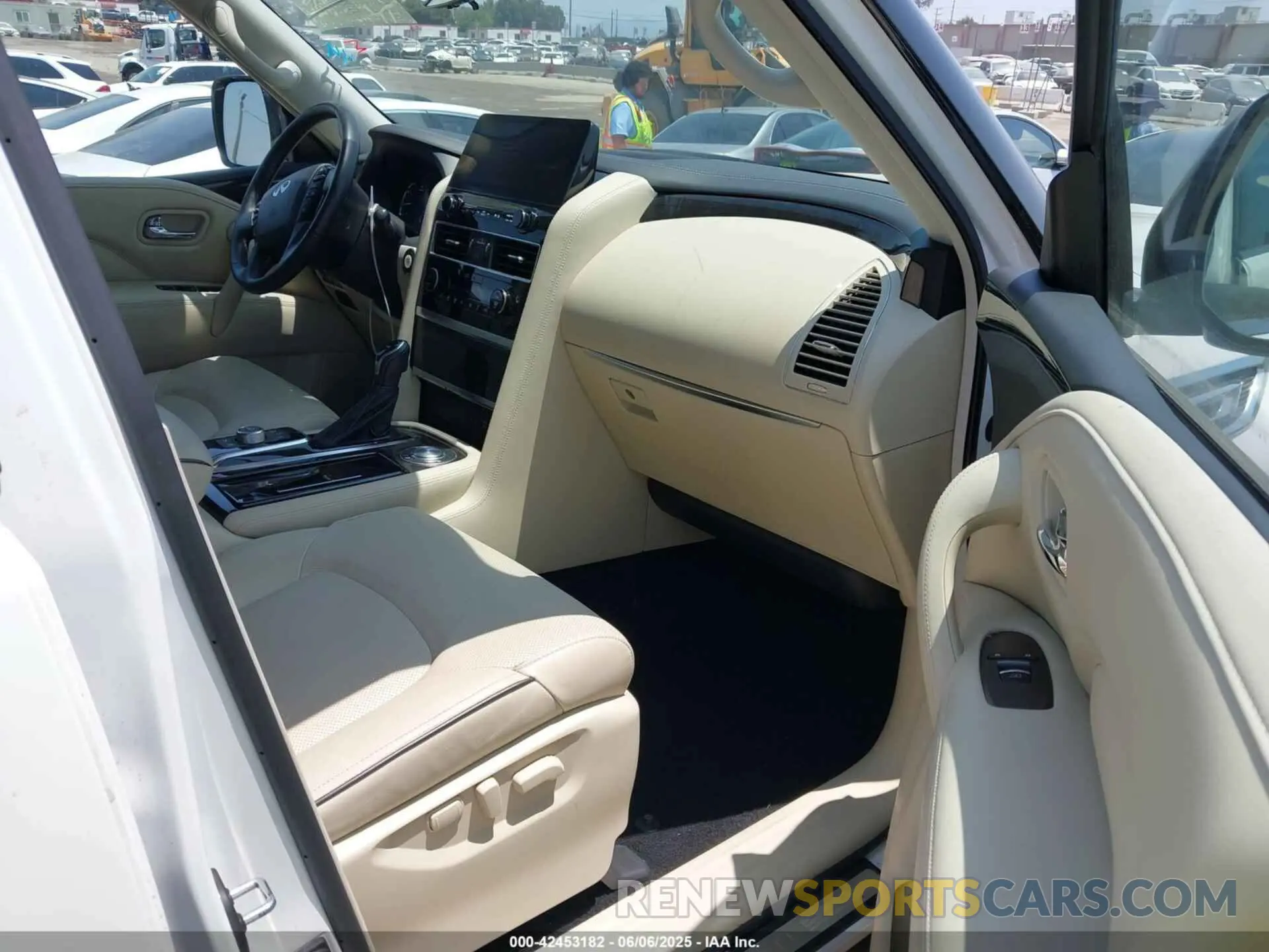 5 Photograph of a damaged car JN8AZ2AF0P9755202 INFINITI QX80 2023