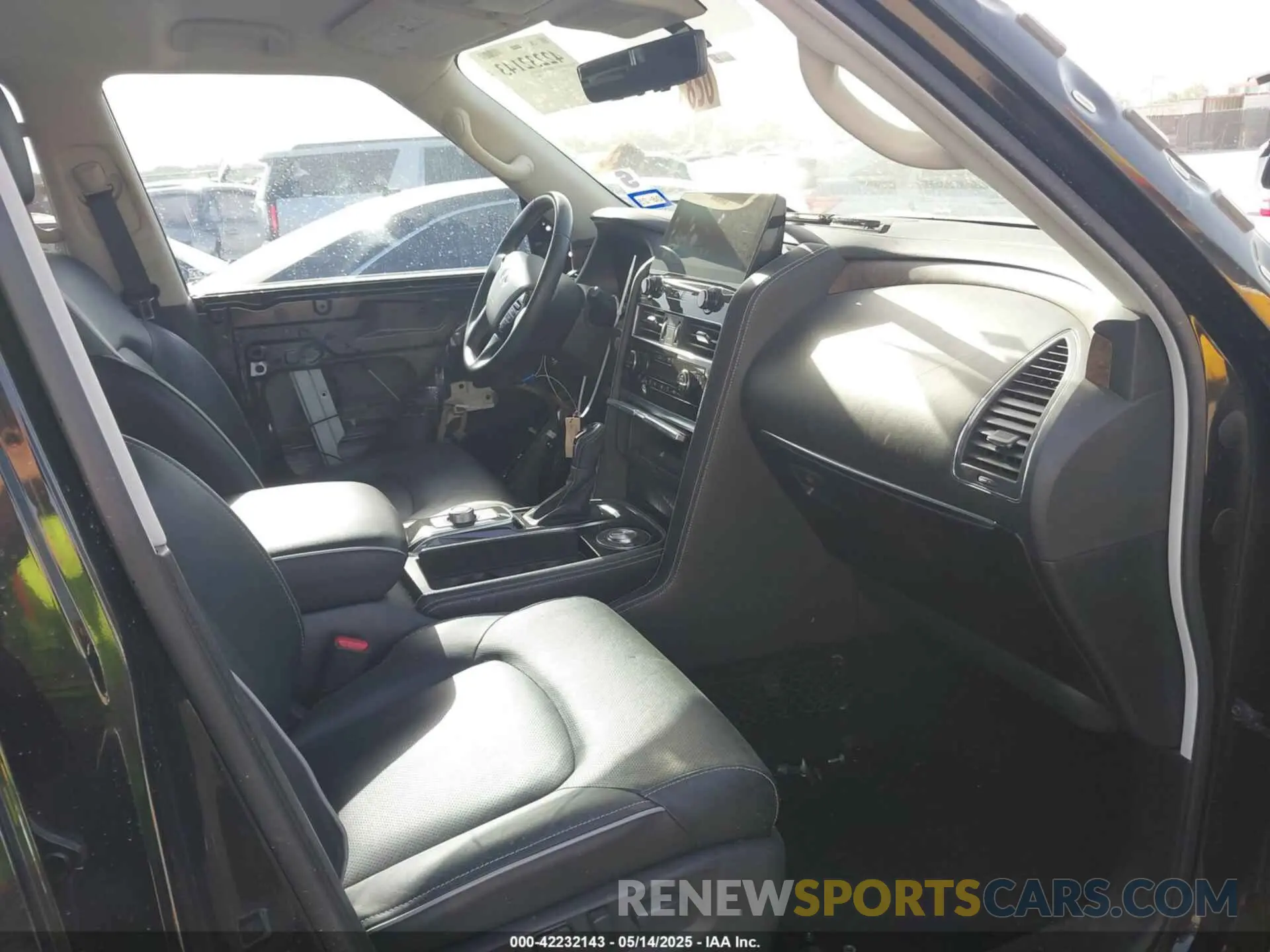 5 Photograph of a damaged car JN8AZ2AF1P9755371 INFINITI QX80 2023