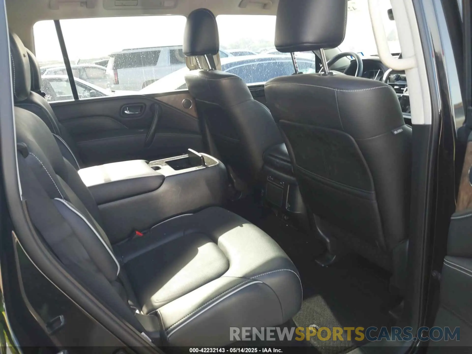 8 Photograph of a damaged car JN8AZ2AF1P9755371 INFINITI QX80 2023
