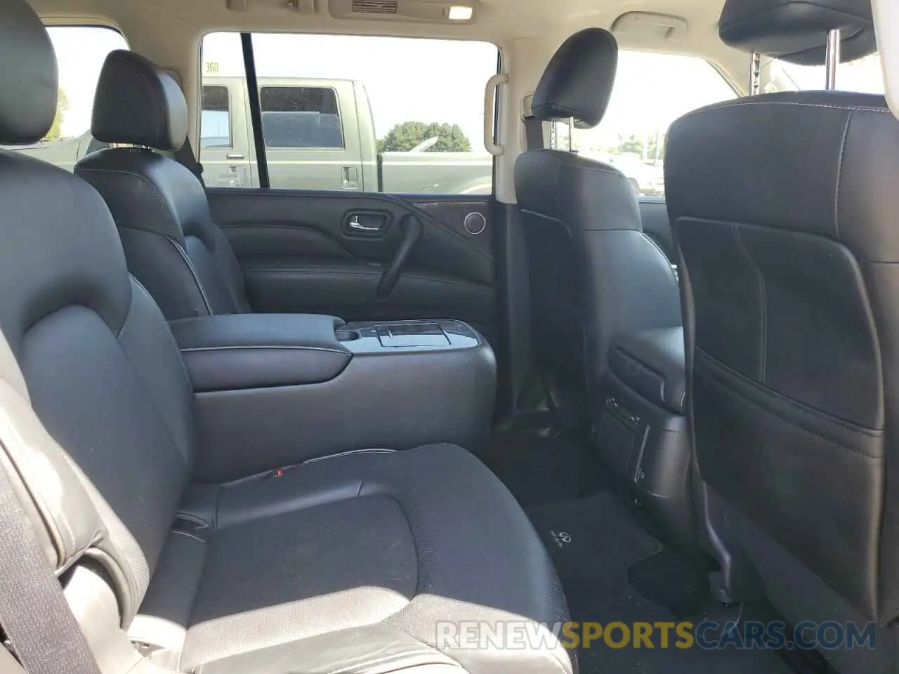 11 Photograph of a damaged car JN8AZ2AF4R9765069 INFINITI QX80 2024