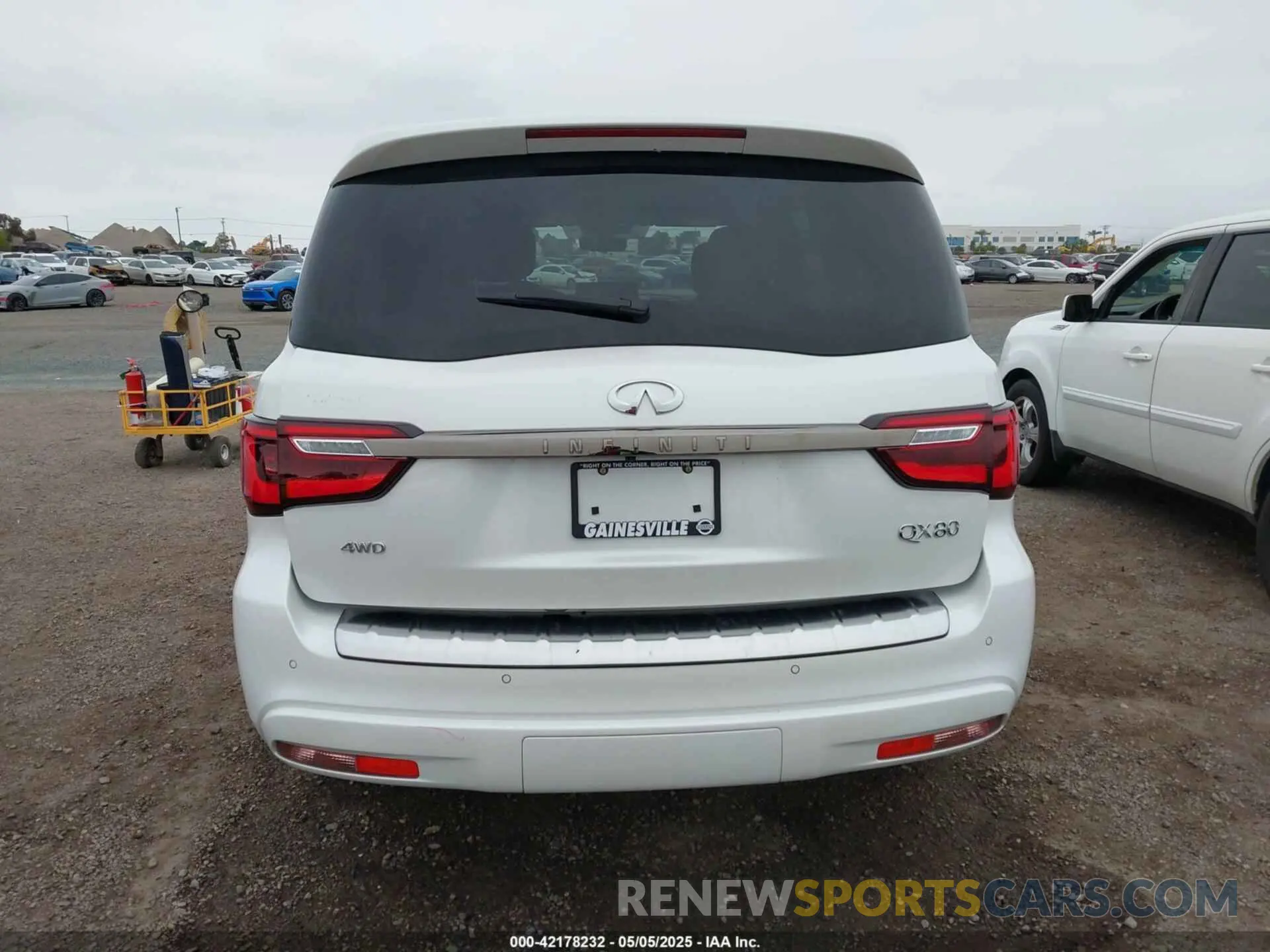 17 Photograph of a damaged car JN8AZ2BE9R9327413 INFINITI QX80 2024