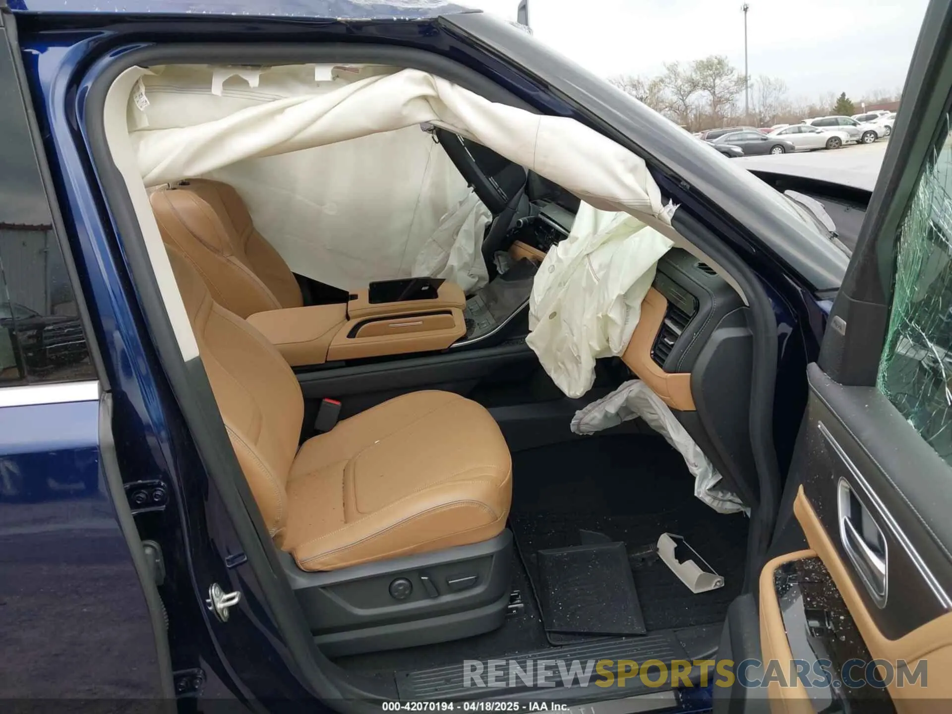 5 Photograph of a damaged car JN8AZ3BB1S9404731 INFINITI QX80 2025