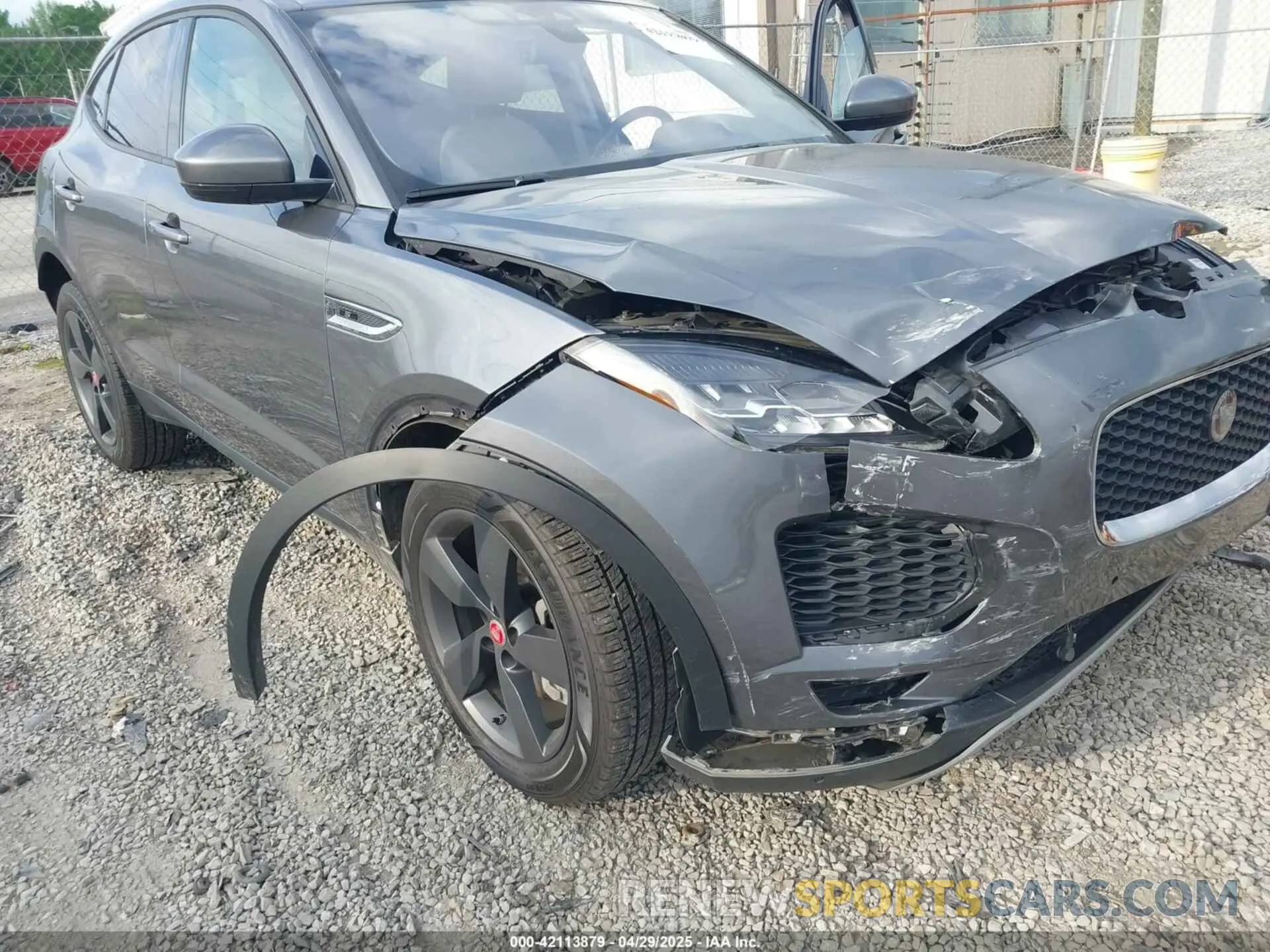 17 Photograph of a damaged car SADFJ2FX0K1Z36984 JAGUAR E-PACE 2019