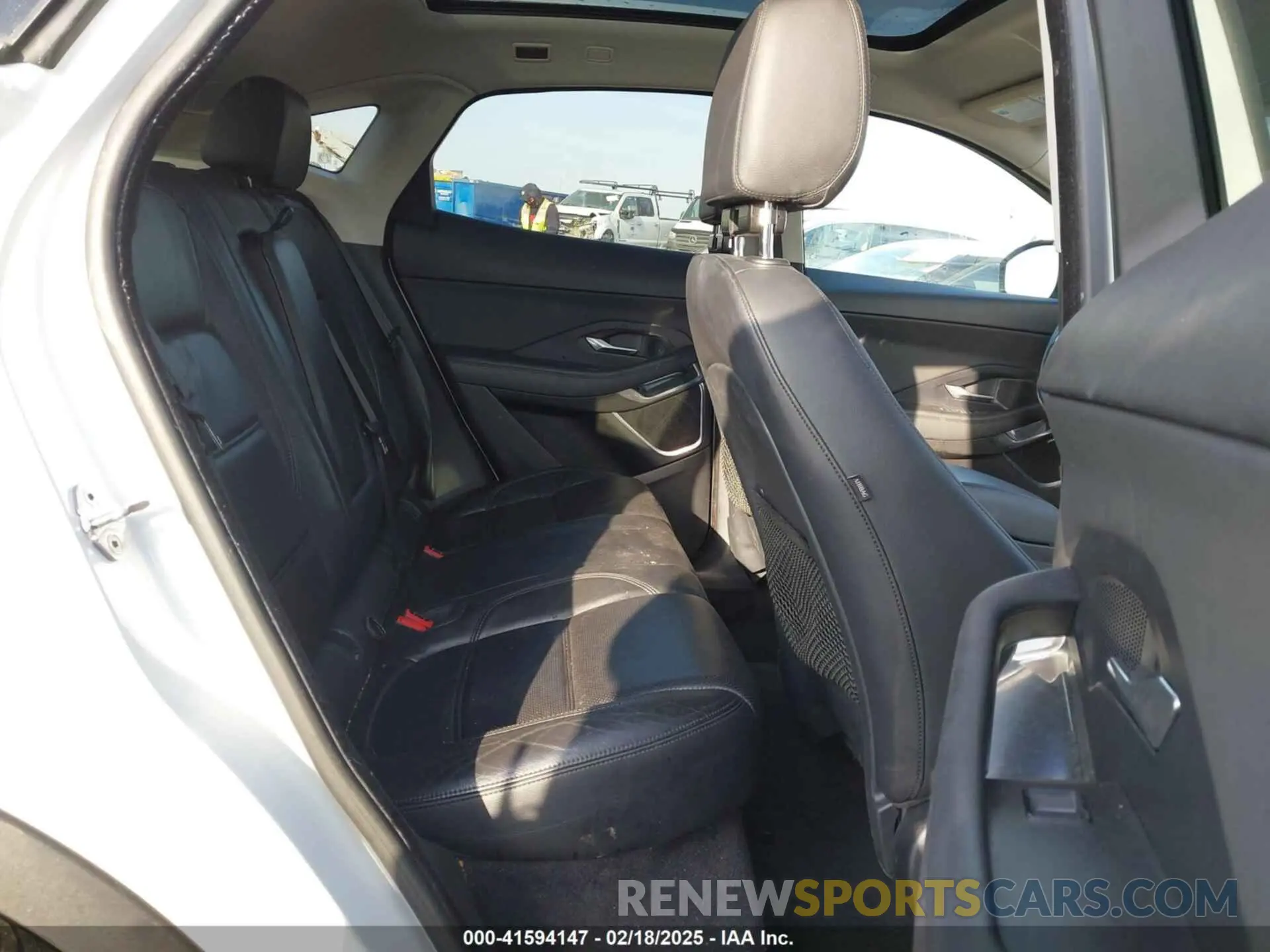 8 Photograph of a damaged car SADFJ2FX1K1Z38954 JAGUAR E-PACE 2019