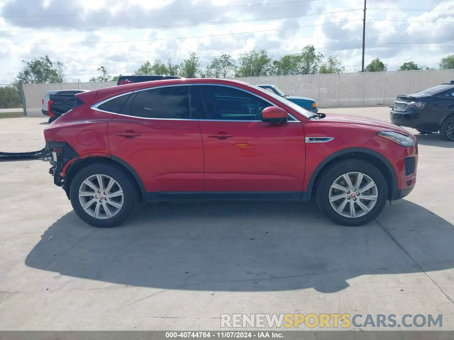 13 Photograph of a damaged car SADFJ2FX3K1Z46618 JAGUAR E-PACE 2019